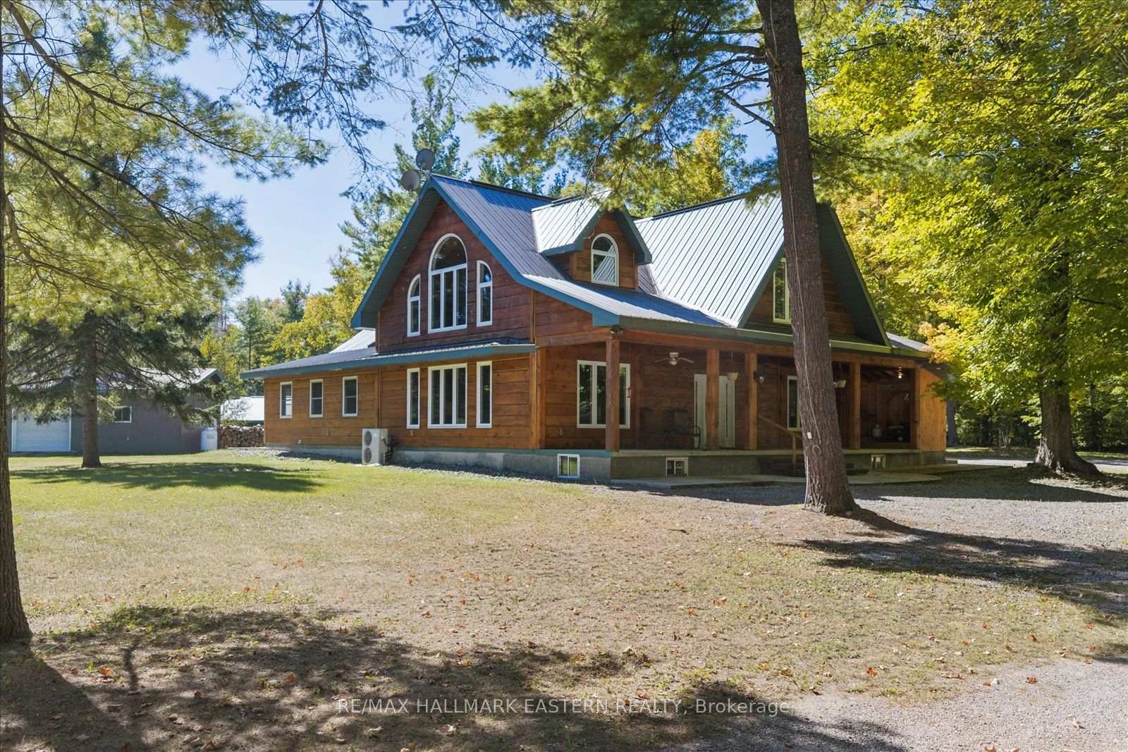 Photo of 778 Eighth Line Road S