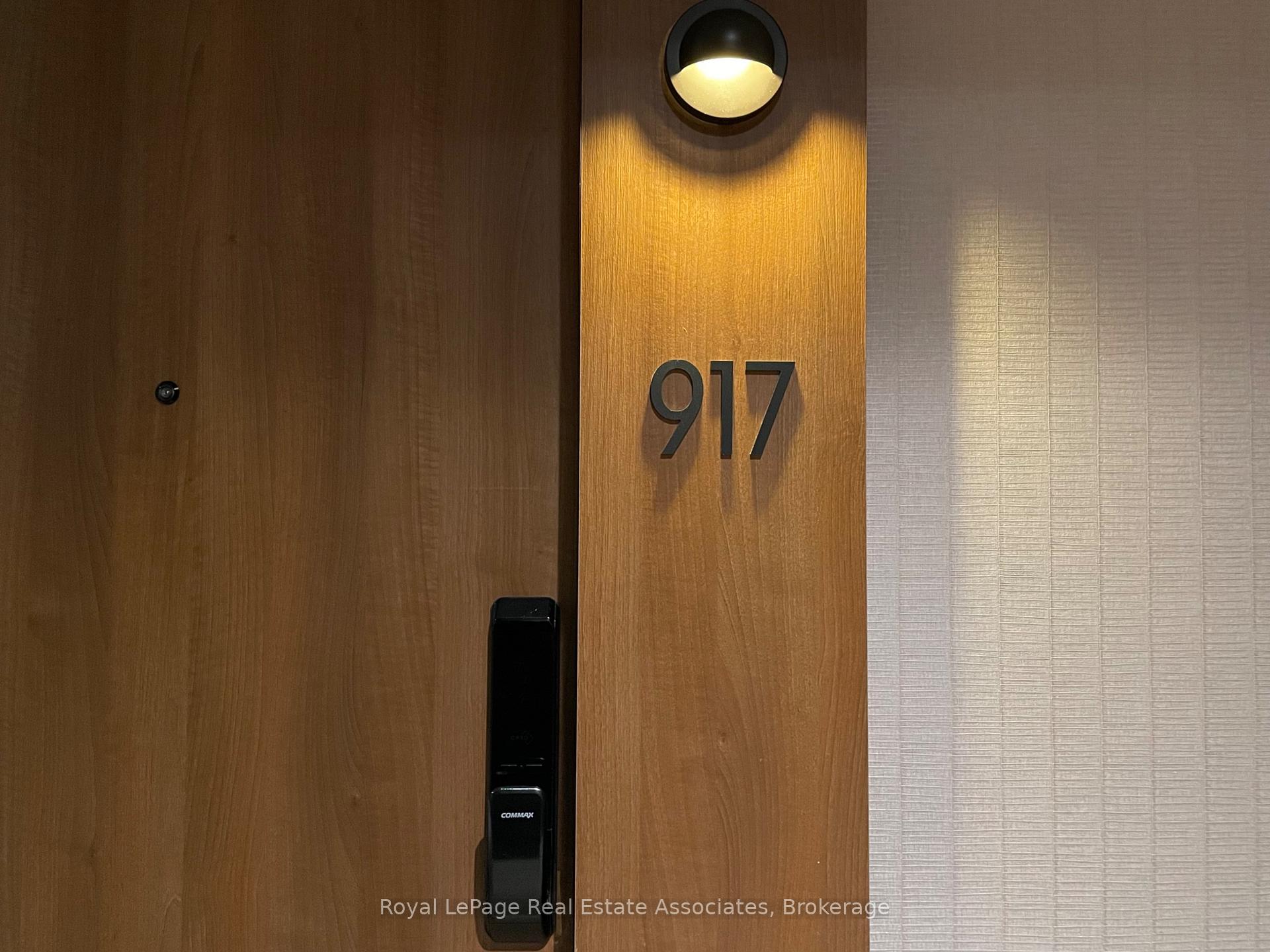 Photo 2 of Unit 917, 21 Park Street E, Mississauga, Port Credit — HOMEH