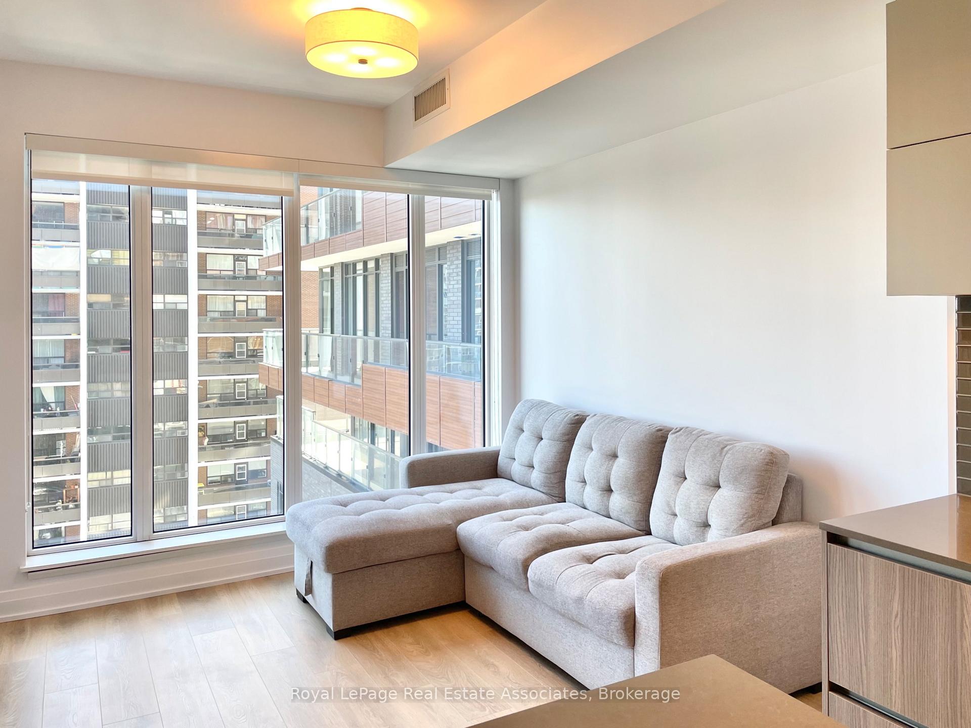 Photo 4 of Unit 917, 21 Park Street E, Mississauga, Port Credit — HOMEH