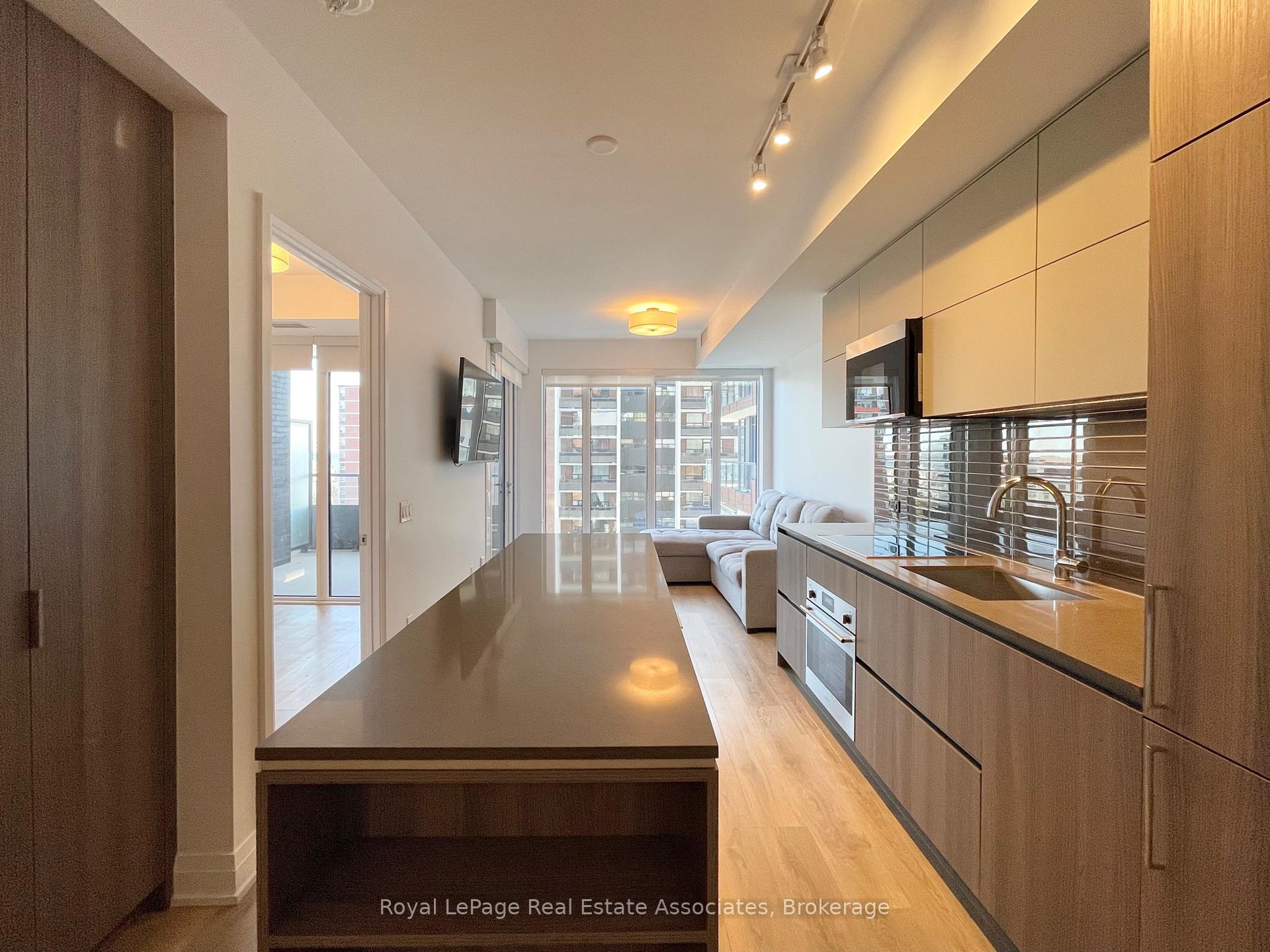 Photo 10 of Unit 917, 21 Park Street E, Mississauga, Port Credit — HOMEH