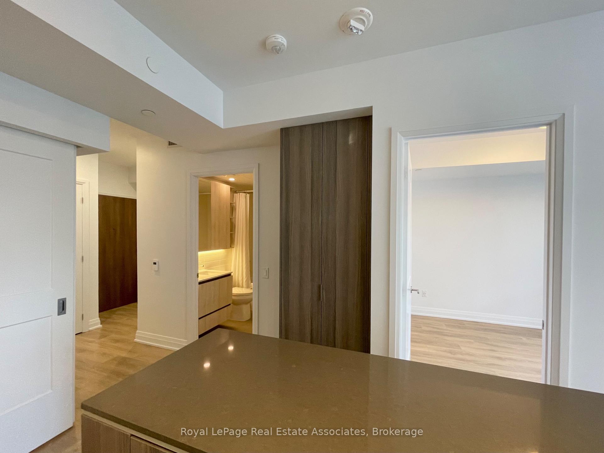 Photo 12 of Unit 917, 21 Park Street E, Mississauga, Port Credit — HOMEH