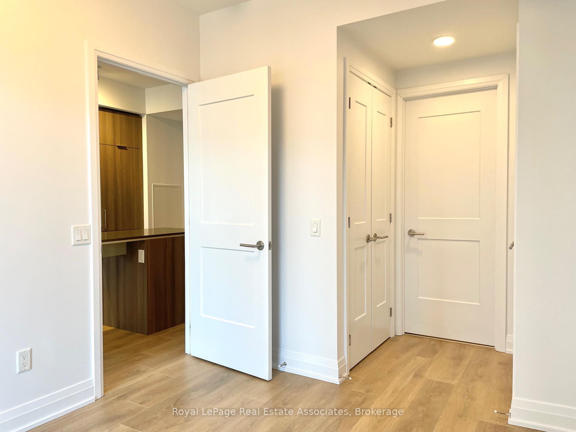 Photo 17 of Unit 917, 21 Park Street E, Mississauga, Port Credit — HOMEH