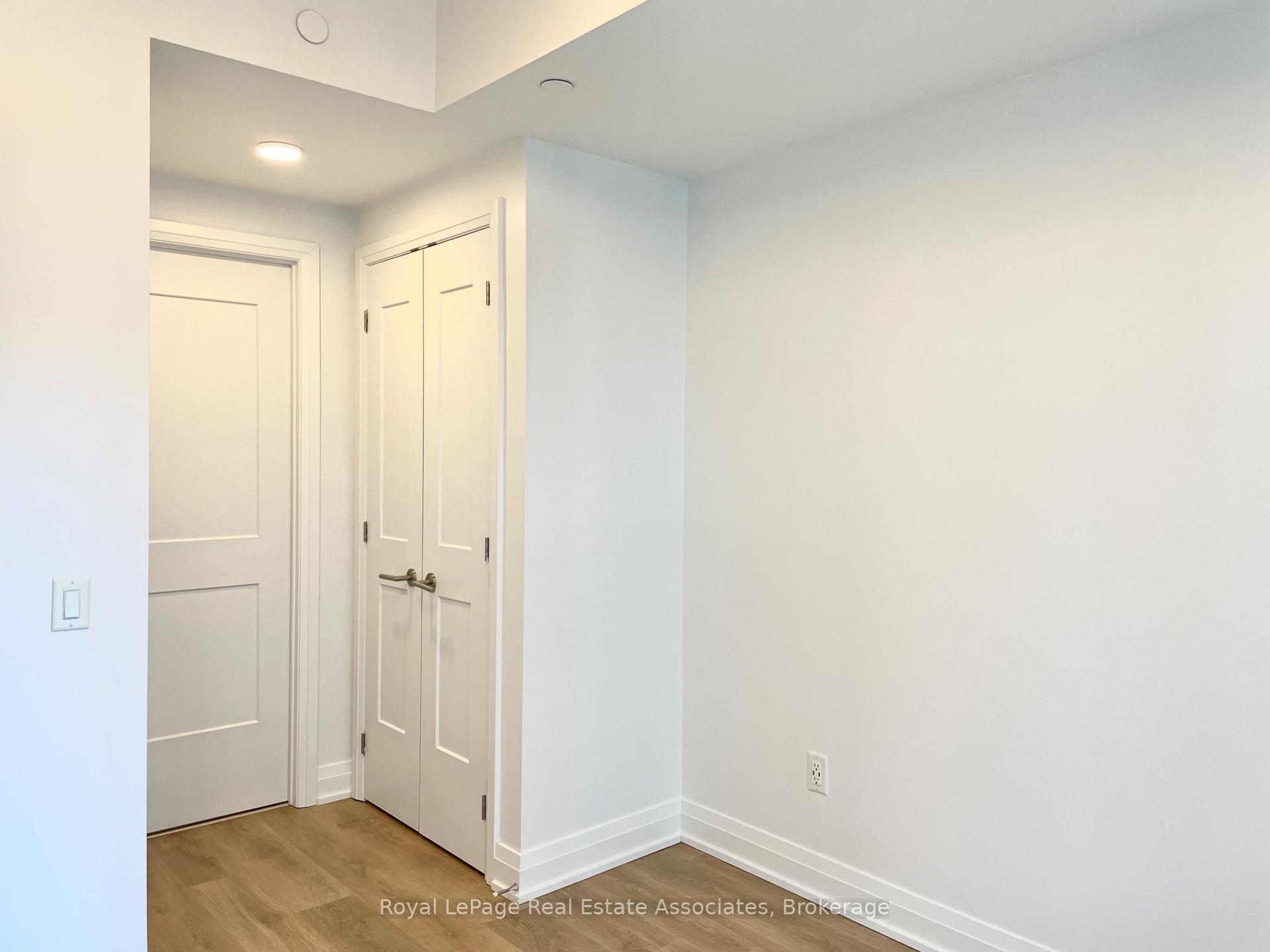 Photo 18 of Unit 917, 21 Park Street E, Mississauga, Port Credit — HOMEH