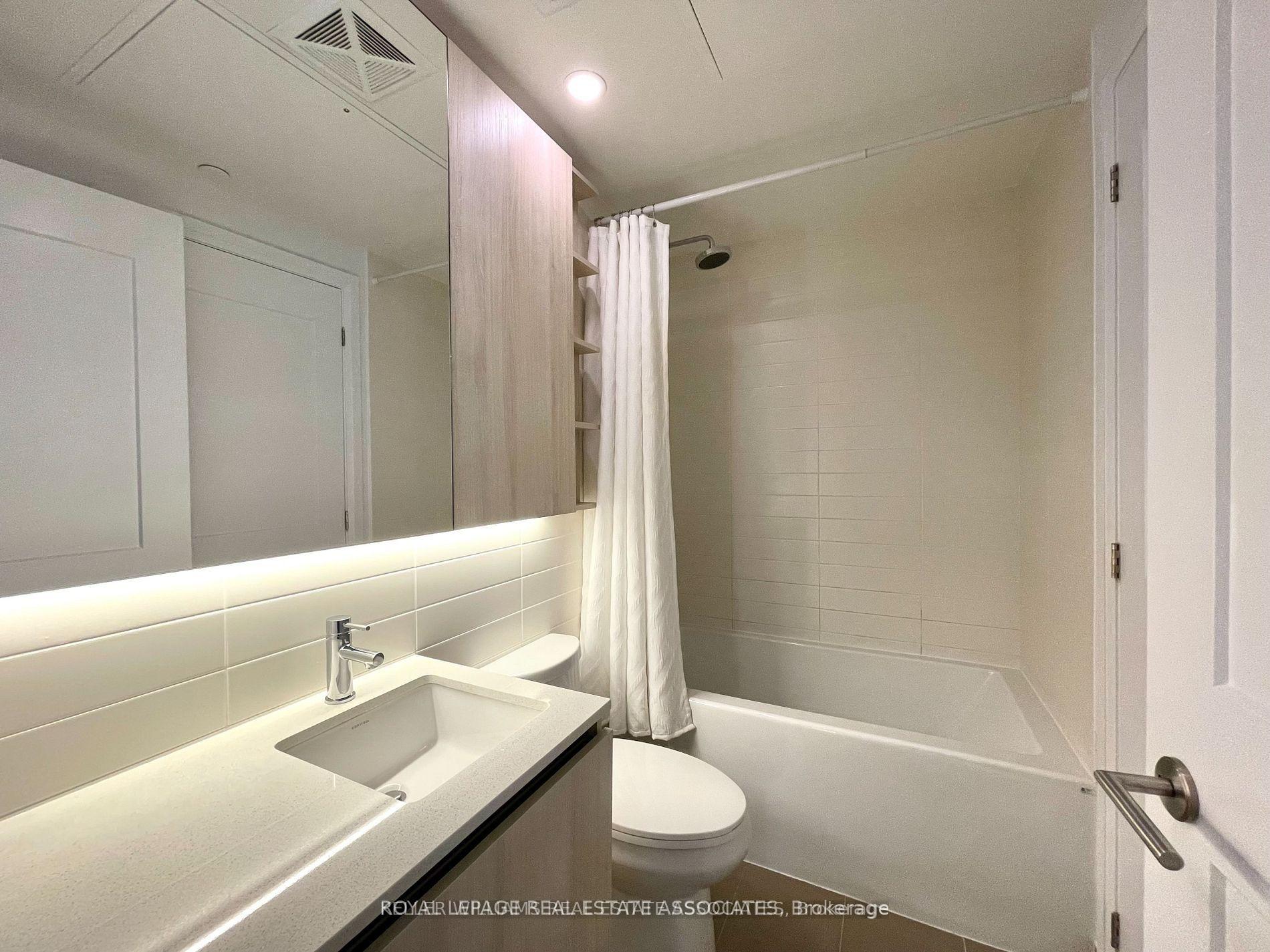 Photo 21 of Unit 917, 21 Park Street E, Mississauga, Port Credit — HOMEH