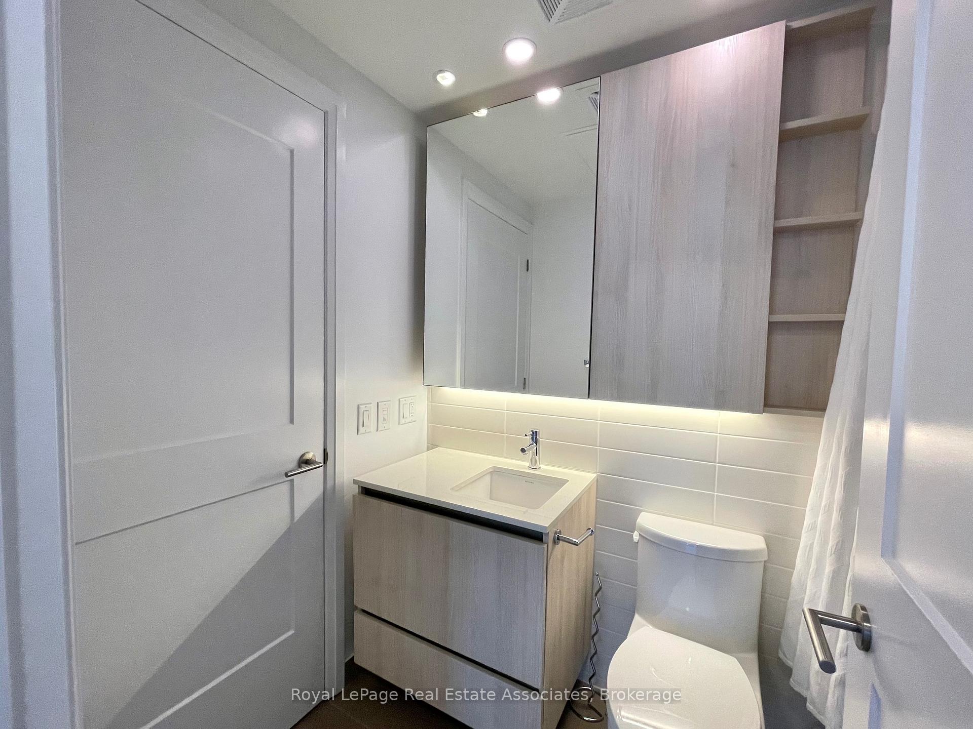 Photo 22 of Unit 917, 21 Park Street E, Mississauga, Port Credit — HOMEH