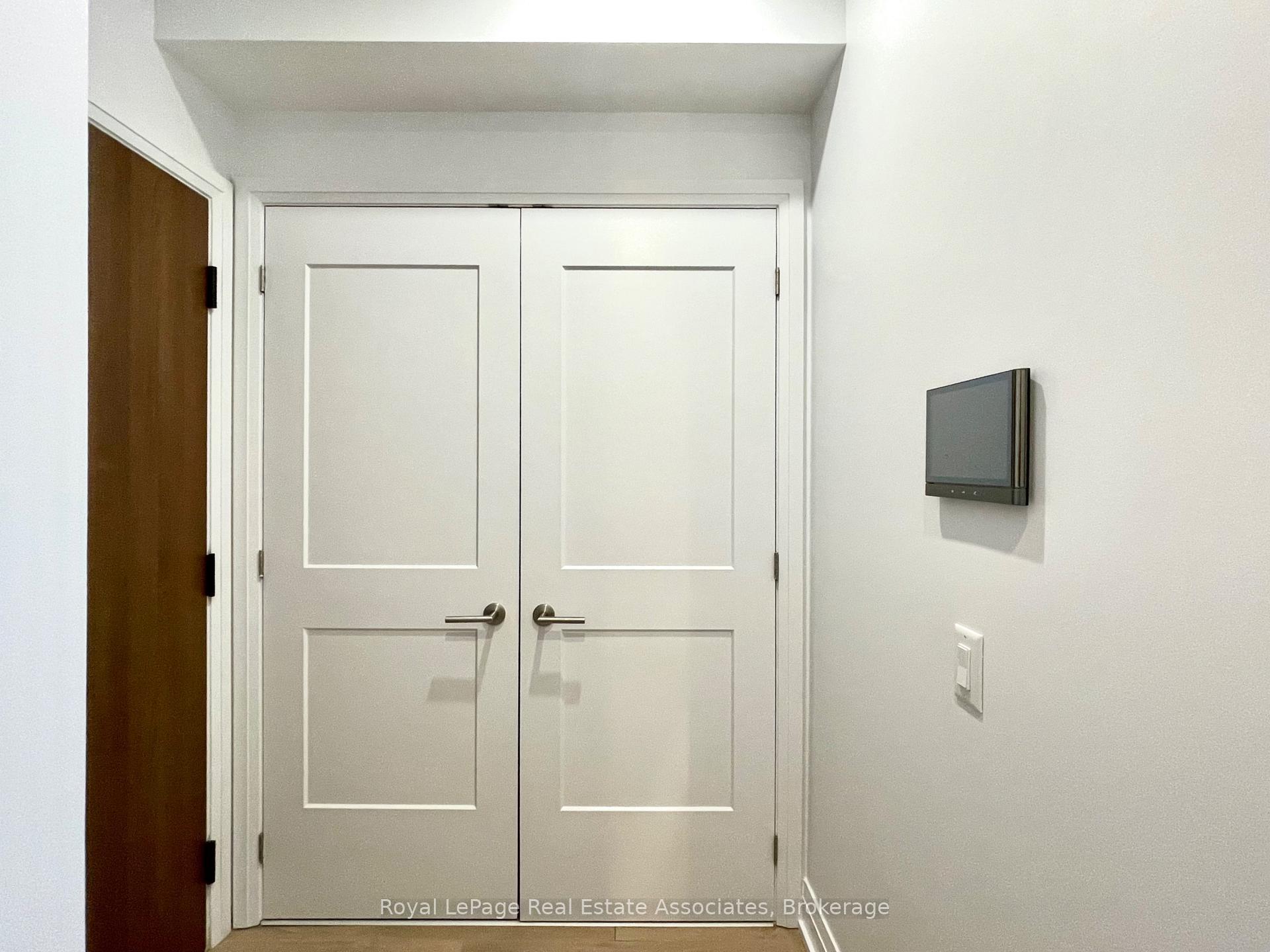 Photo 23 of Unit 917, 21 Park Street E, Mississauga, Port Credit — HOMEH