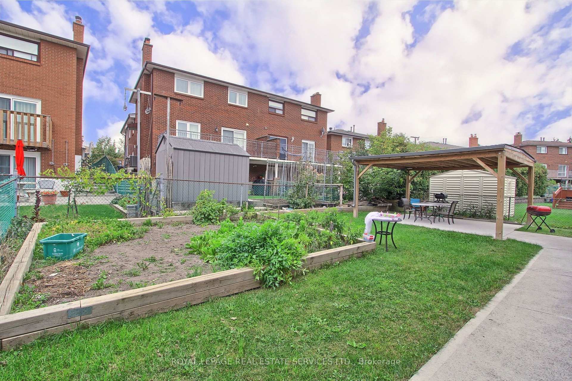 Photo 44 of 190 Benjamin Boake Trail, North York, York University Heights — HOMEH