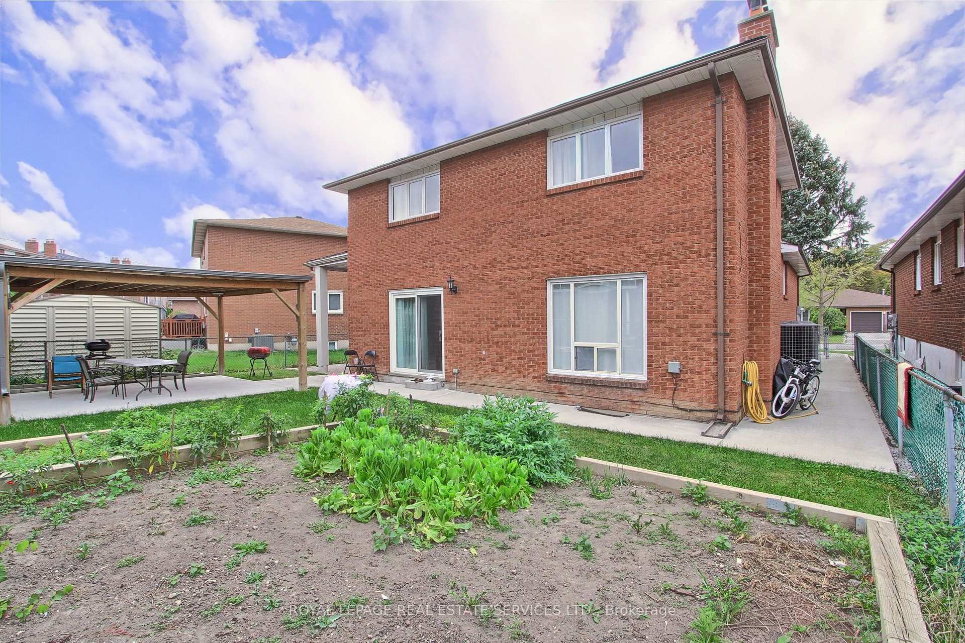 Photo 45 of 190 Benjamin Boake Trail, North York, York University Heights — HOMEH