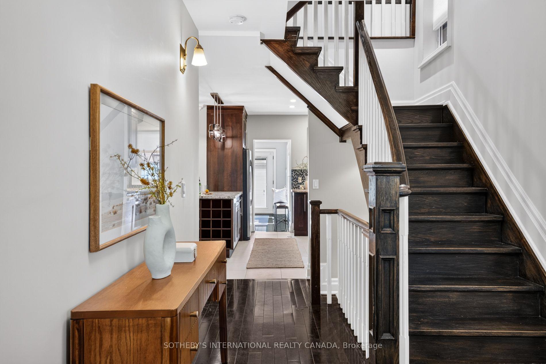 Photo 4 of 33 Beatrice Street, Toronto, Trinity-Bellwoods — HOMEH