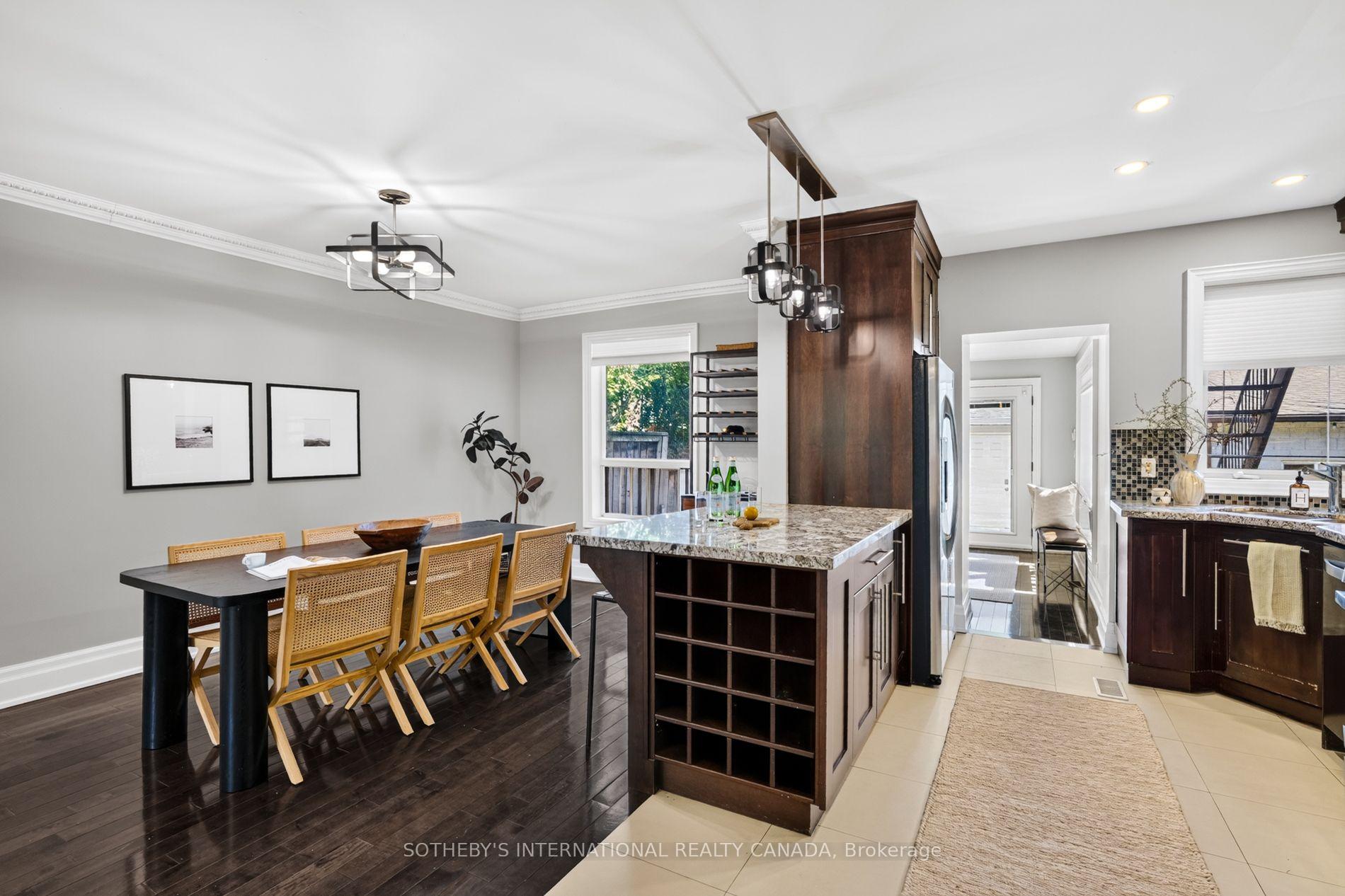 Photo 5 of 33 Beatrice Street, Toronto, Trinity-Bellwoods — HOMEH