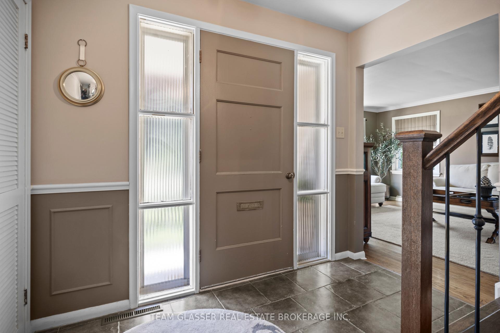 Photo 11 of 20 Parkview Drive, St. Thomas — HOMEH