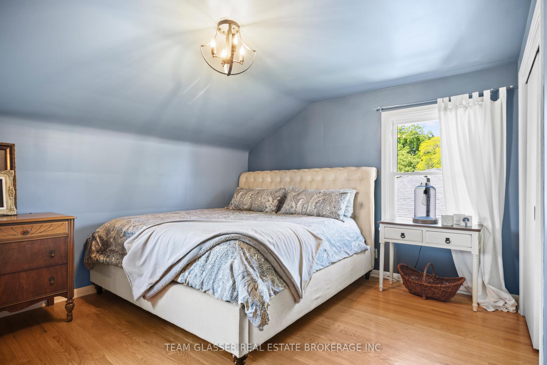 Photo 21 of 20 Parkview Drive, St. Thomas — HOMEH