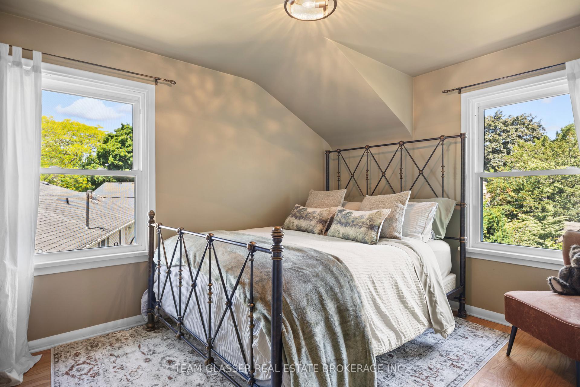 Photo 23 of 20 Parkview Drive, St. Thomas — HOMEH