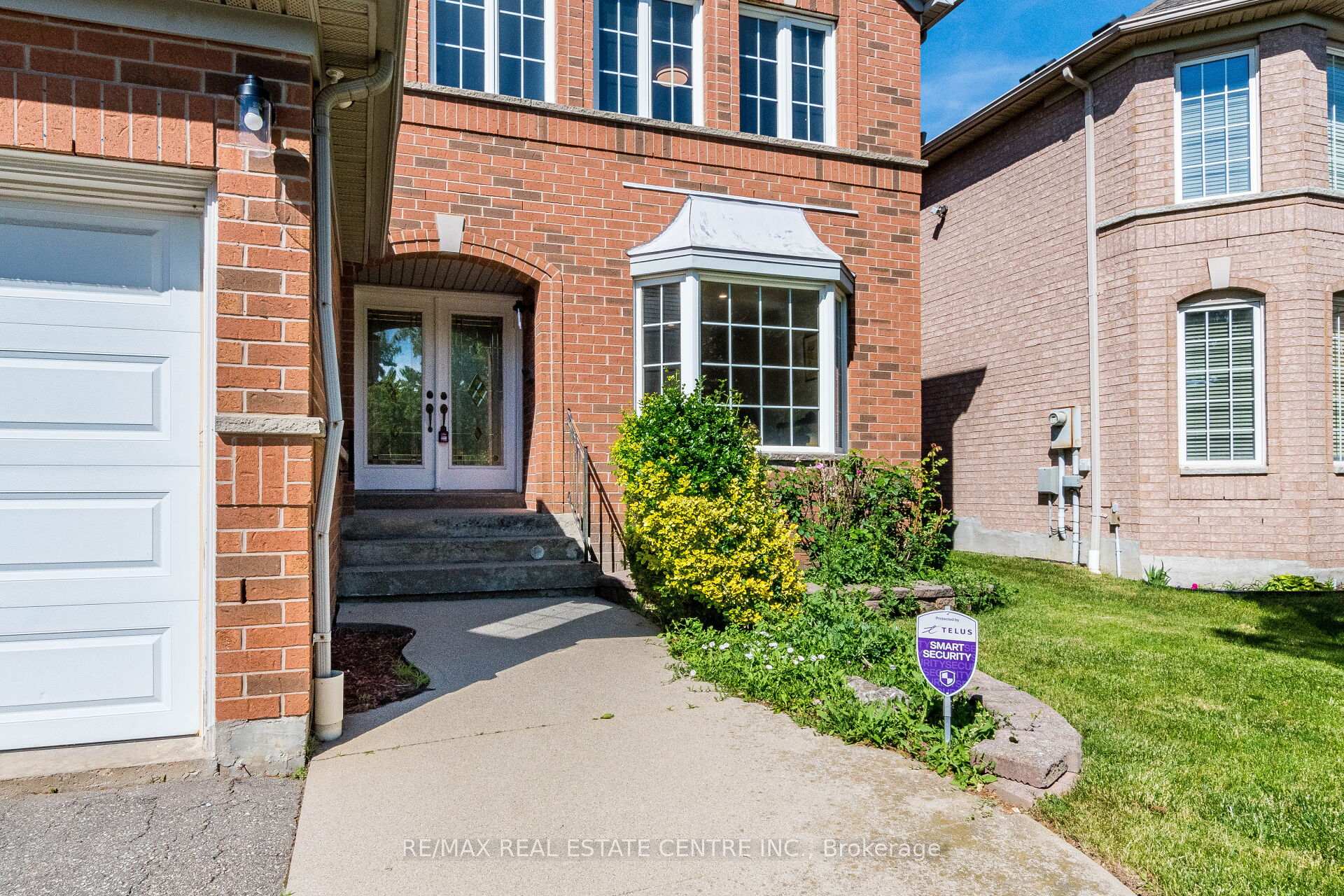 Photo 2 of 5343 Russell View Road, Mississauga, Central Erin Mills — HOMEH