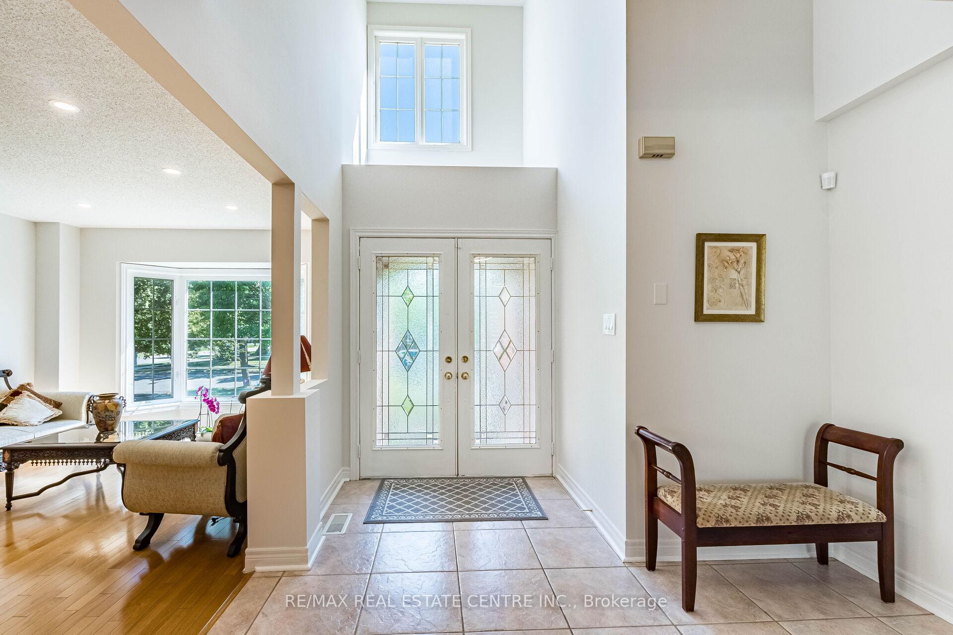 Photo 3 of 5343 Russell View Road, Mississauga, Central Erin Mills — HOMEH