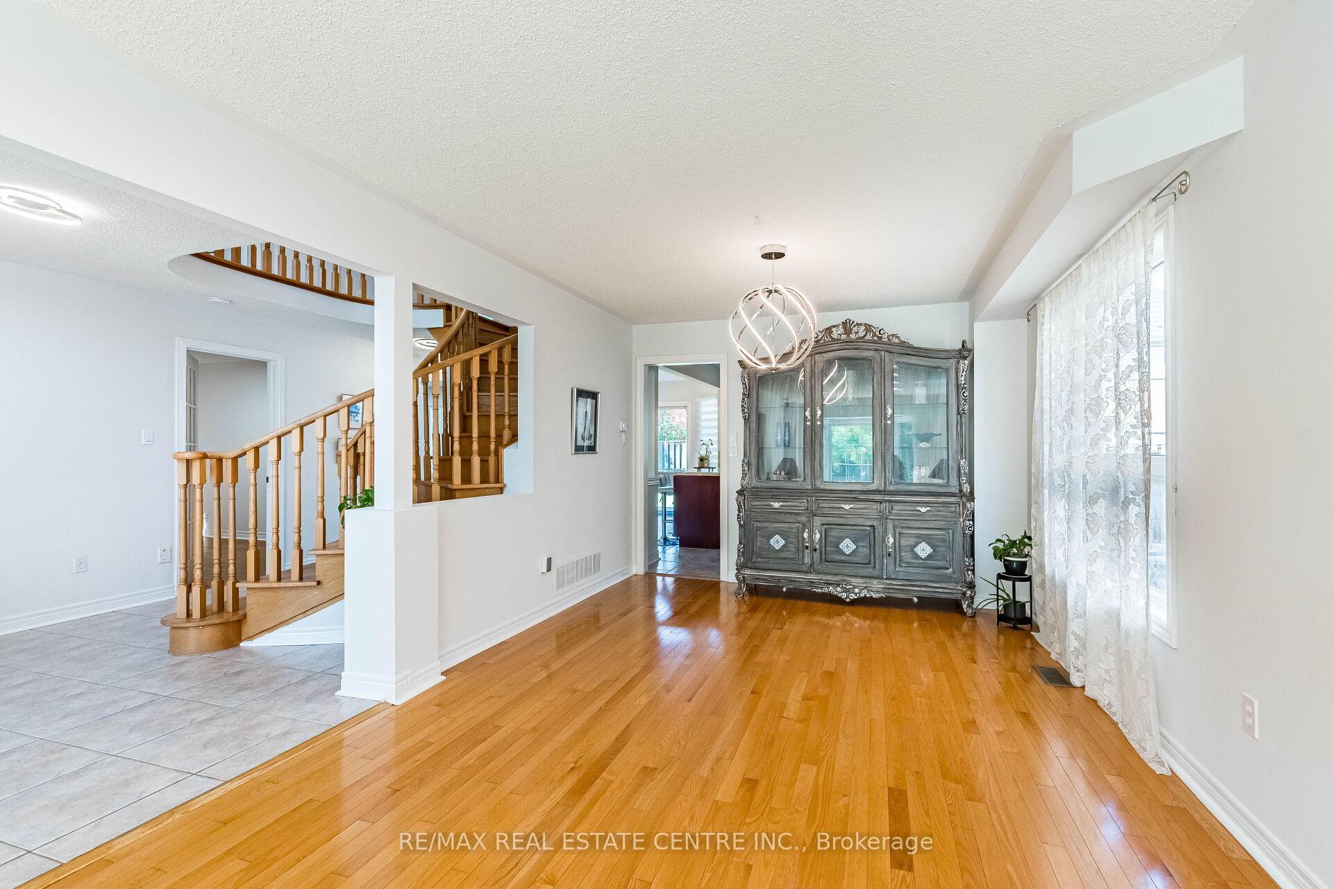 Photo 5 of 5343 Russell View Road, Mississauga, Central Erin Mills — HOMEH