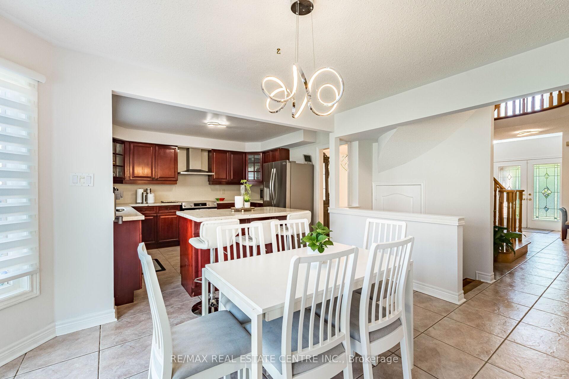Photo 10 of 5343 Russell View Road, Mississauga, Central Erin Mills — HOMEH