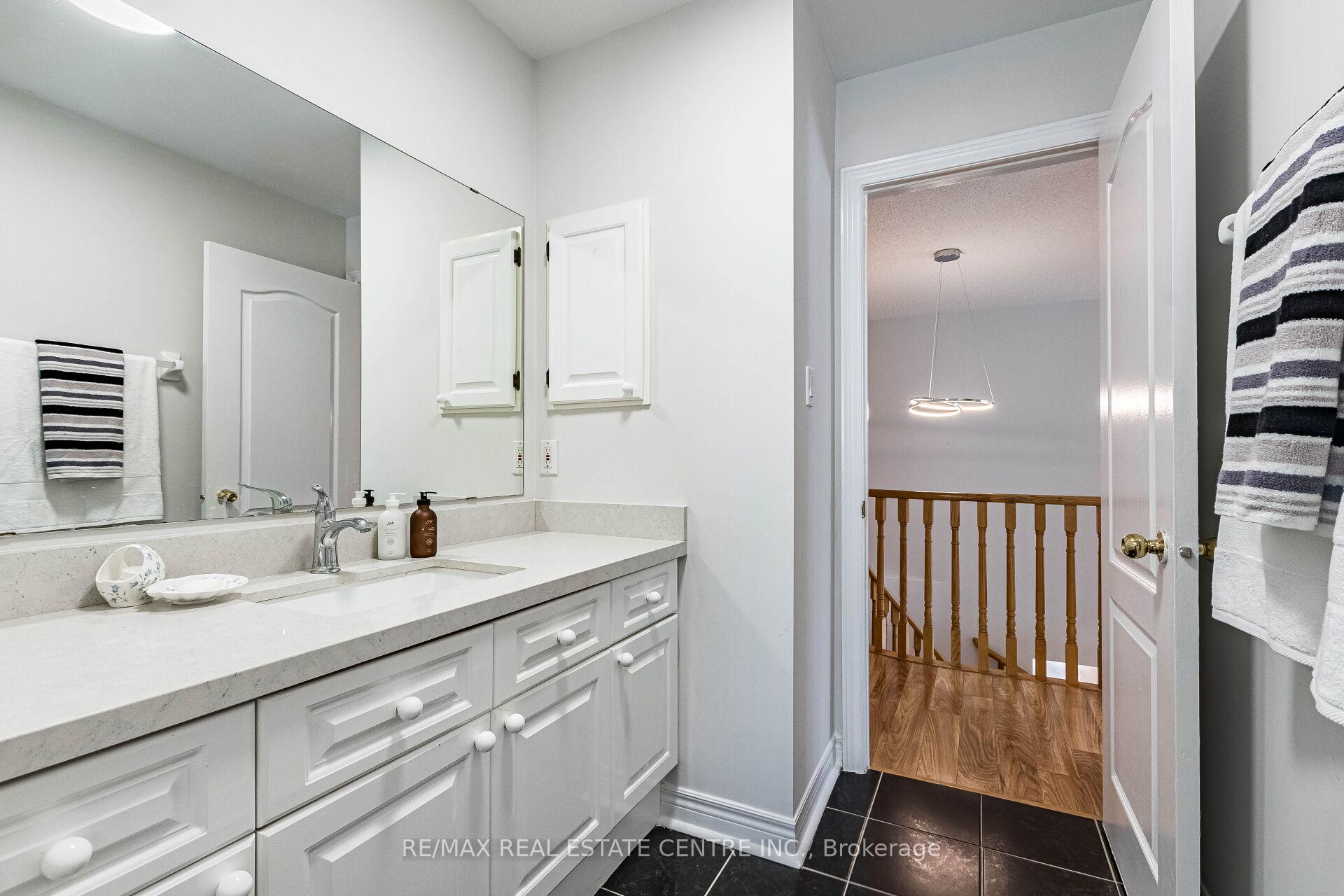 Photo 25 of 5343 Russell View Road, Mississauga, Central Erin Mills — HOMEH