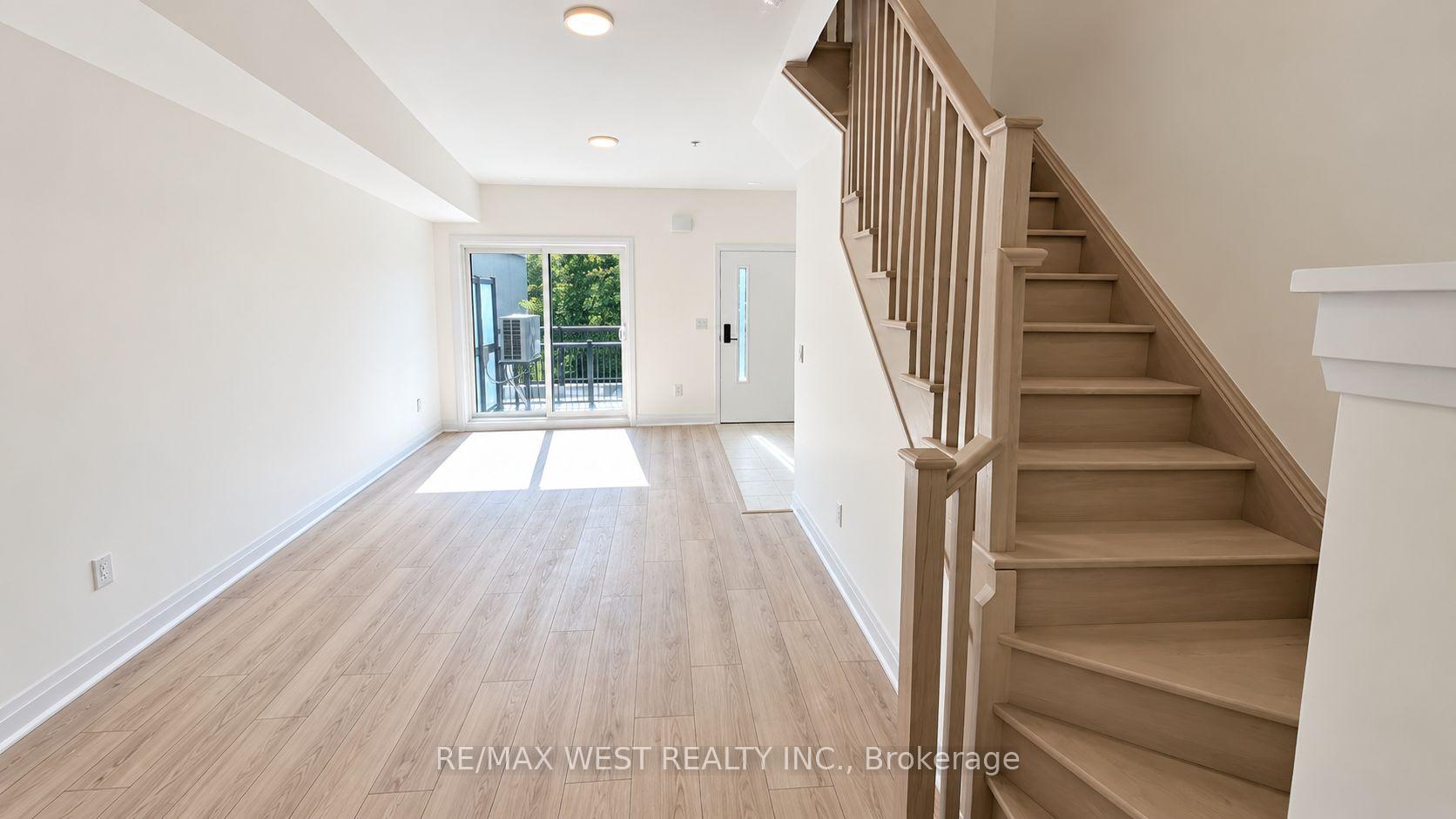 Photo 6 of Unit 7, 521 Big Bay Point Road, Barrie, Painswick South — HOMEH