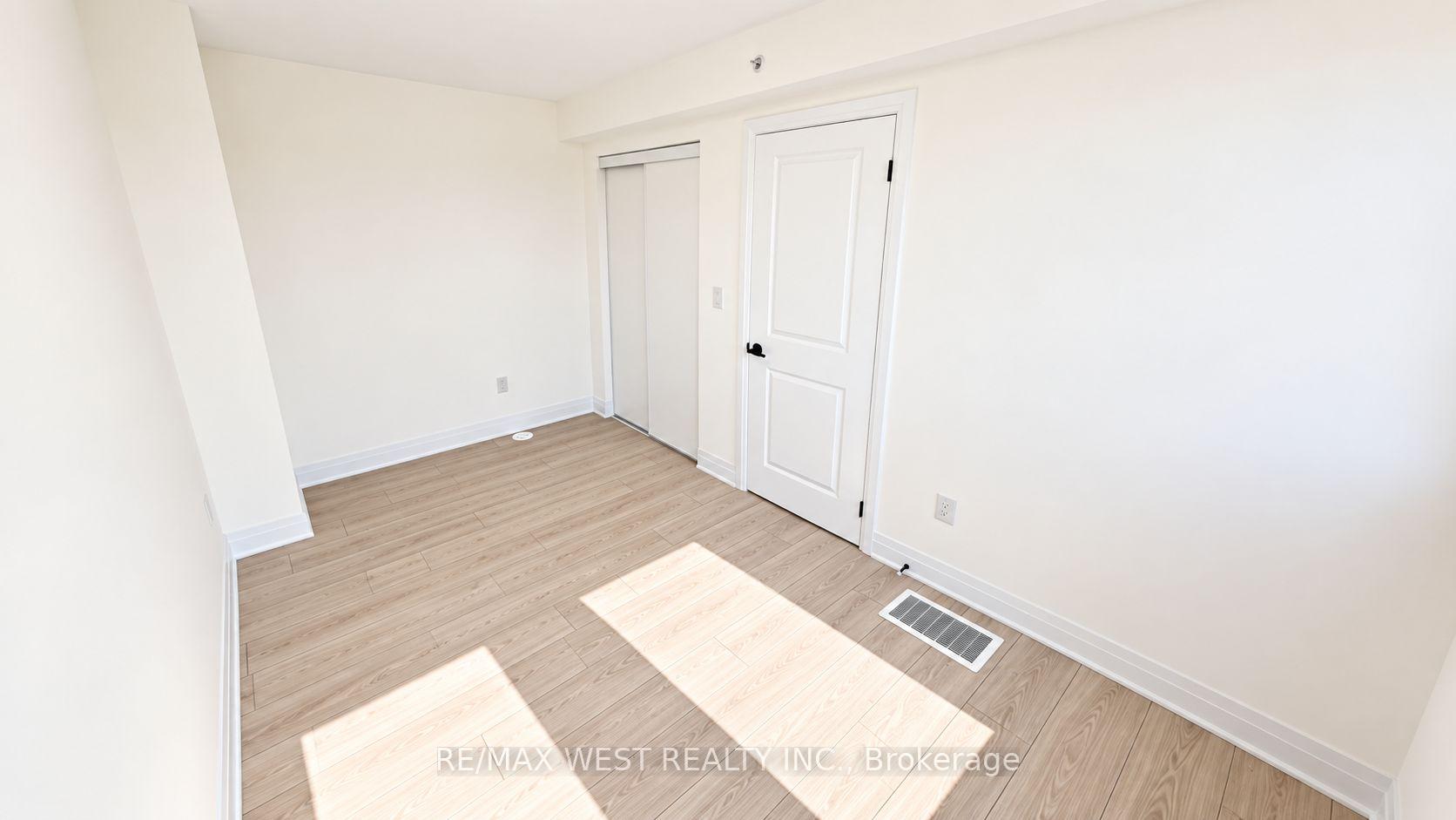 Photo 10 of Unit 7, 521 Big Bay Point Road, Barrie, Painswick South — HOMEH