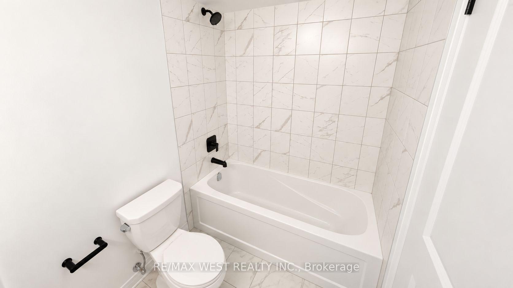 Photo 19 of Unit 7, 521 Big Bay Point Road, Barrie, Painswick South — HOMEH