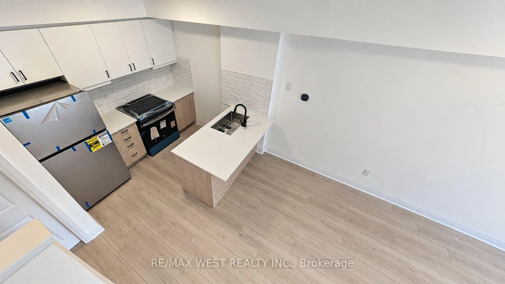 Photo 7 of Unit 7, 521 Big Bay Point Road, Barrie, Painswick South — HOMEH