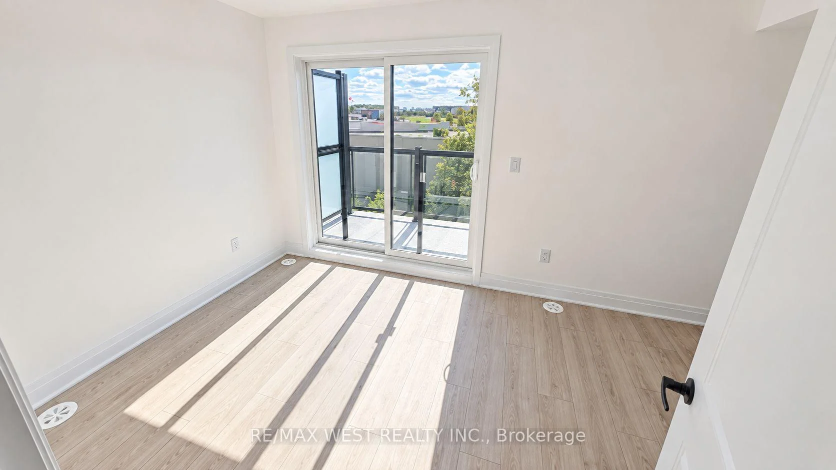 Photo 11 of Unit 7, 521 Big Bay Point Road, Barrie, Painswick South — HOMEH