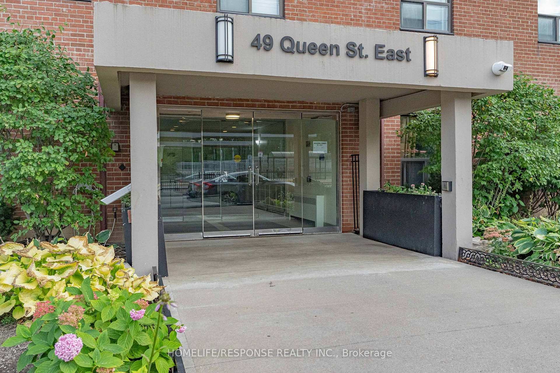 Photo 2 of Unit 103, 49 Queen Street E, Mississauga, Port Credit — HOMEH