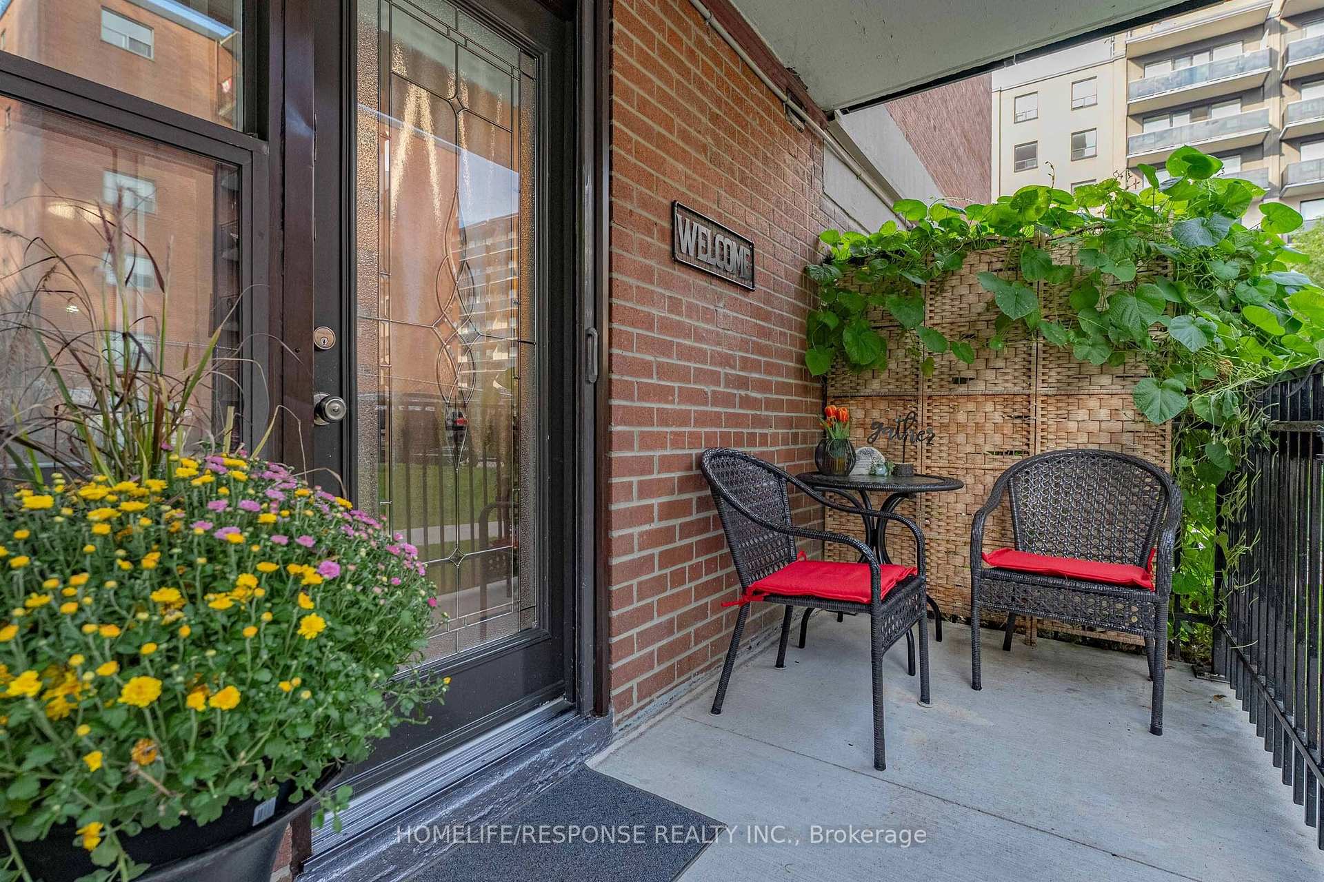 Photo 5 of Unit 103, 49 Queen Street E, Mississauga, Port Credit — HOMEH