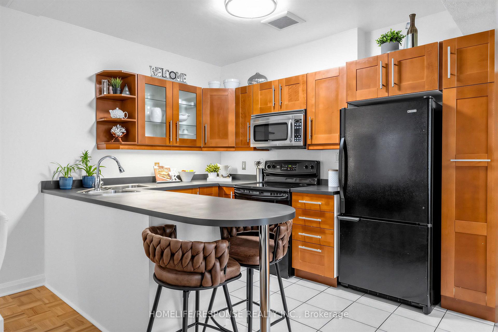 Photo 12 of Unit 103, 49 Queen Street E, Mississauga, Port Credit — HOMEH