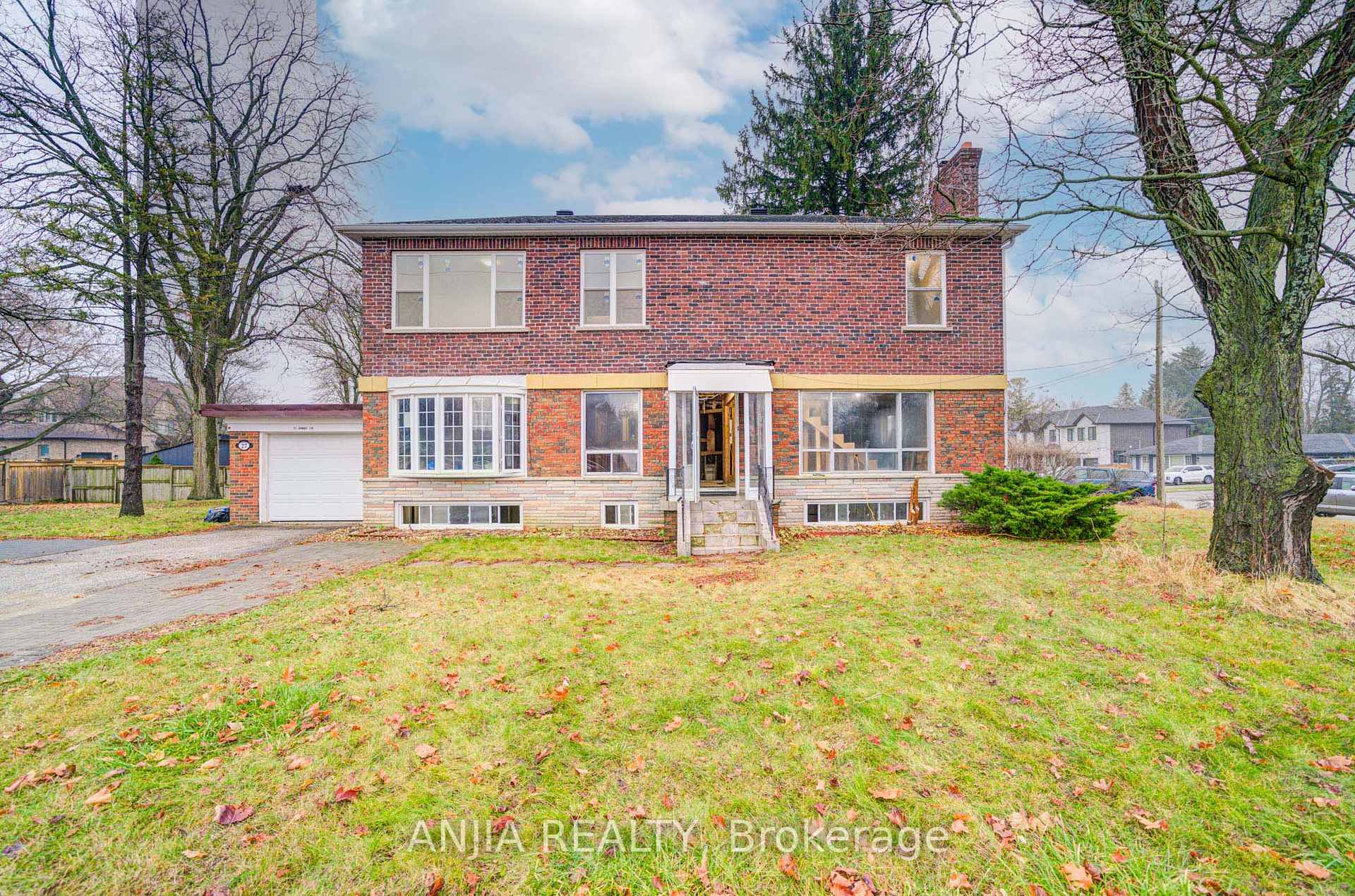 Photo of 27 Jonquil Crescent