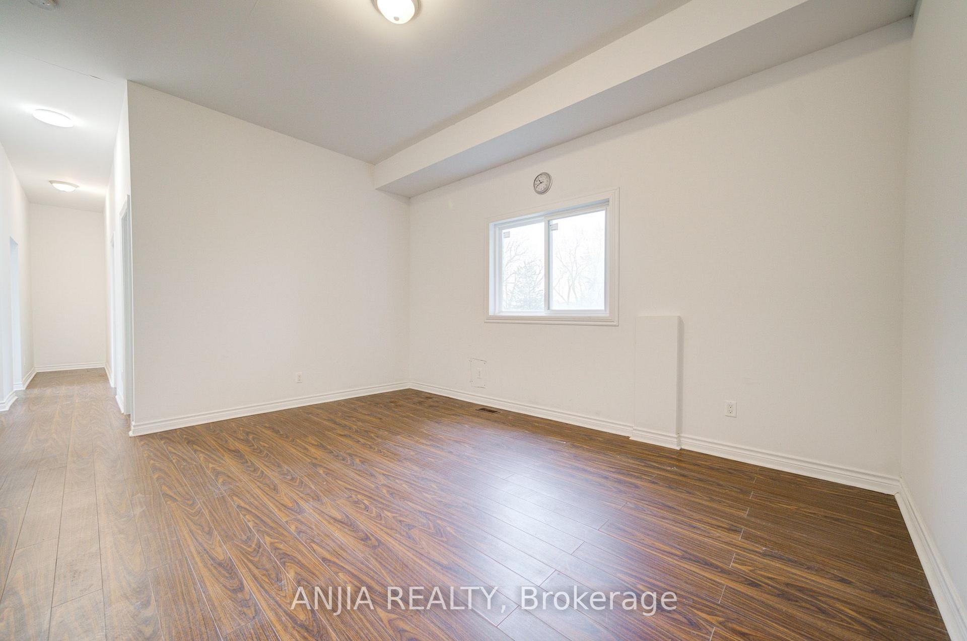 Photo 4 of 27 Jonquil Crescent, Markham, Bullock — HOMEH
