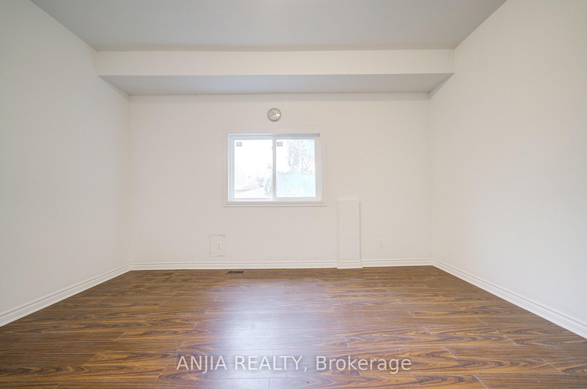 Photo 7 of 27 Jonquil Crescent, Markham, Bullock — HOMEH