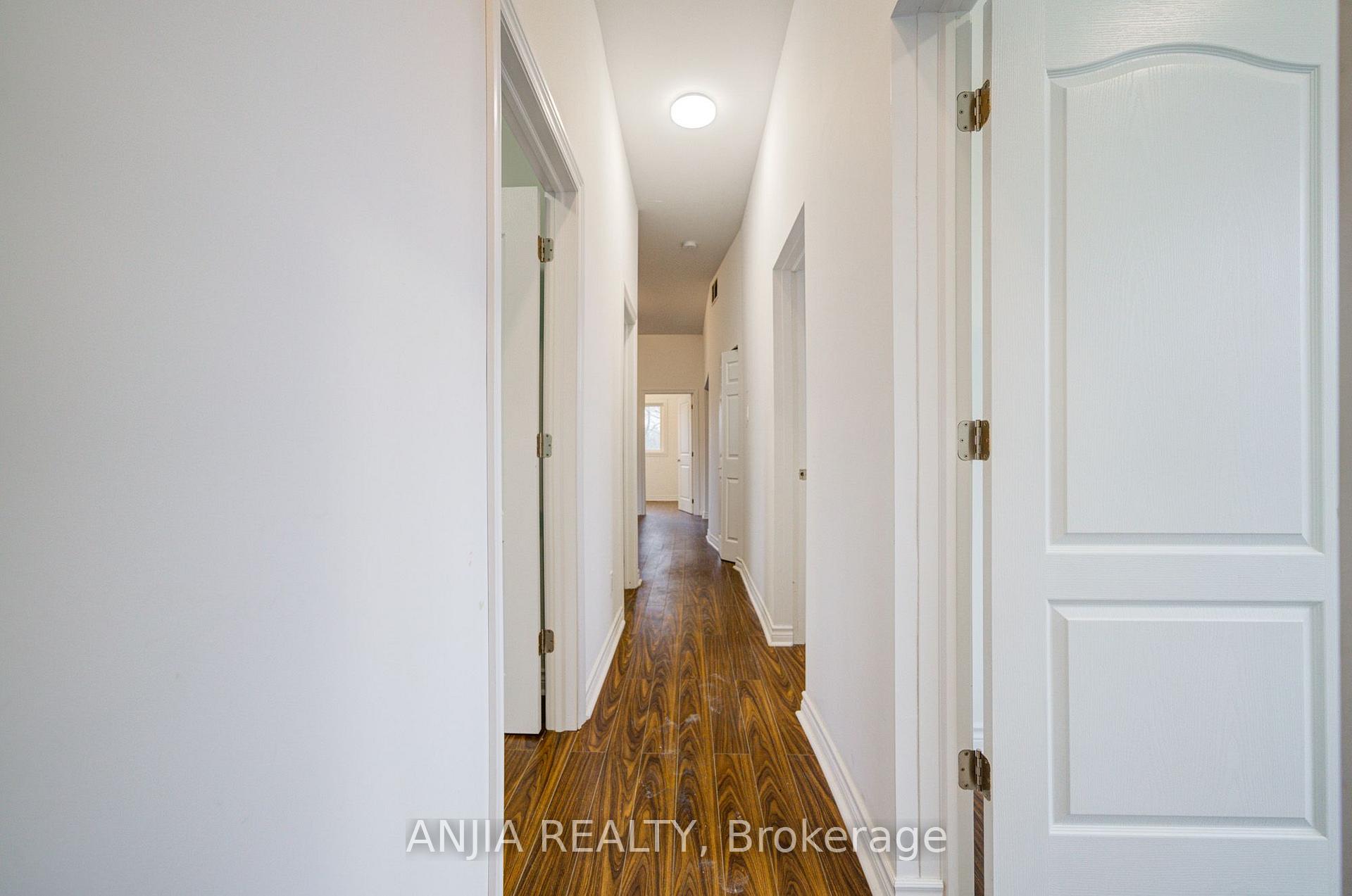 Photo 12 of 27 Jonquil Crescent, Markham, Bullock — HOMEH
