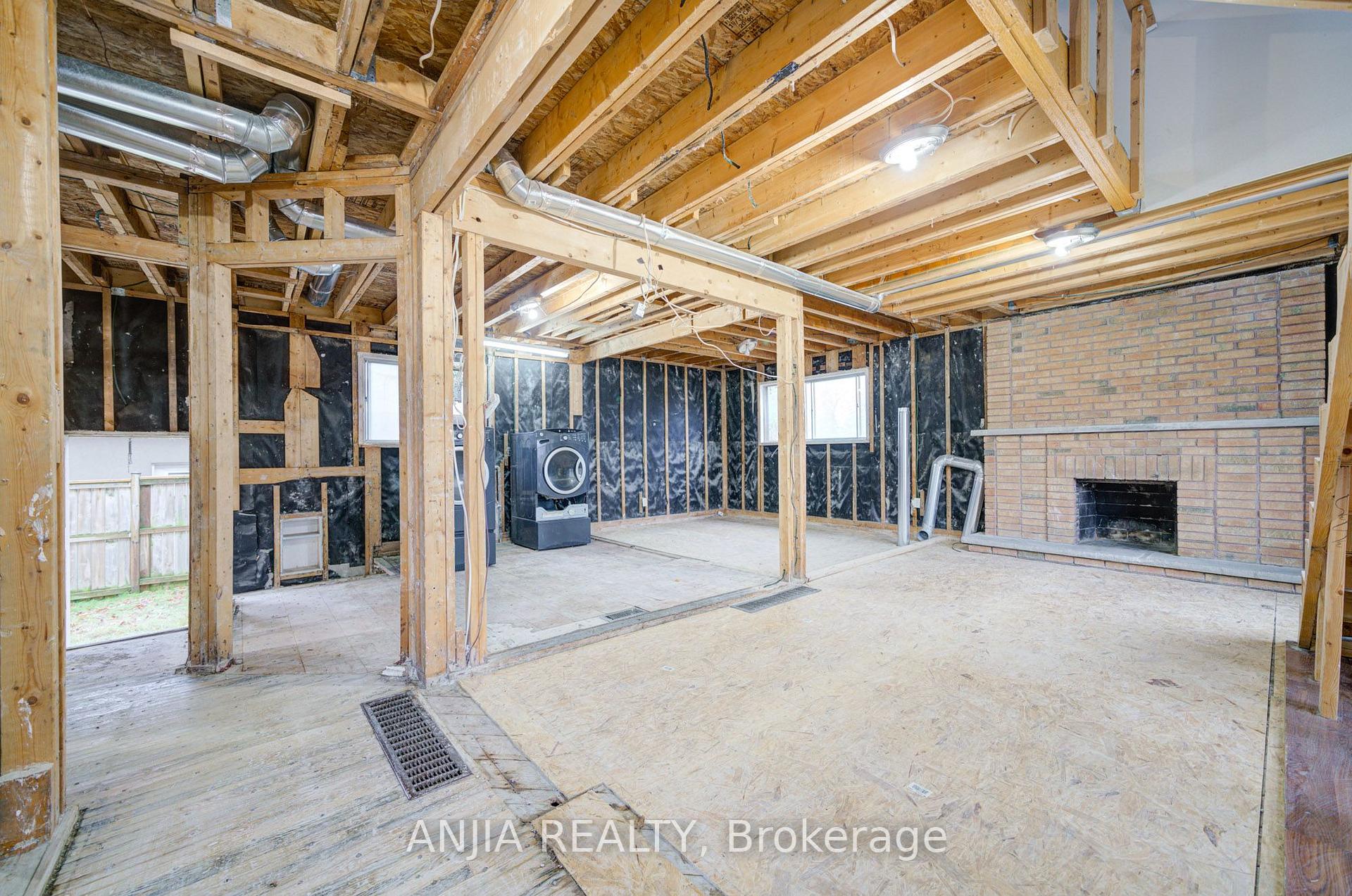 Photo 14 of 27 Jonquil Crescent, Markham, Bullock — HOMEH