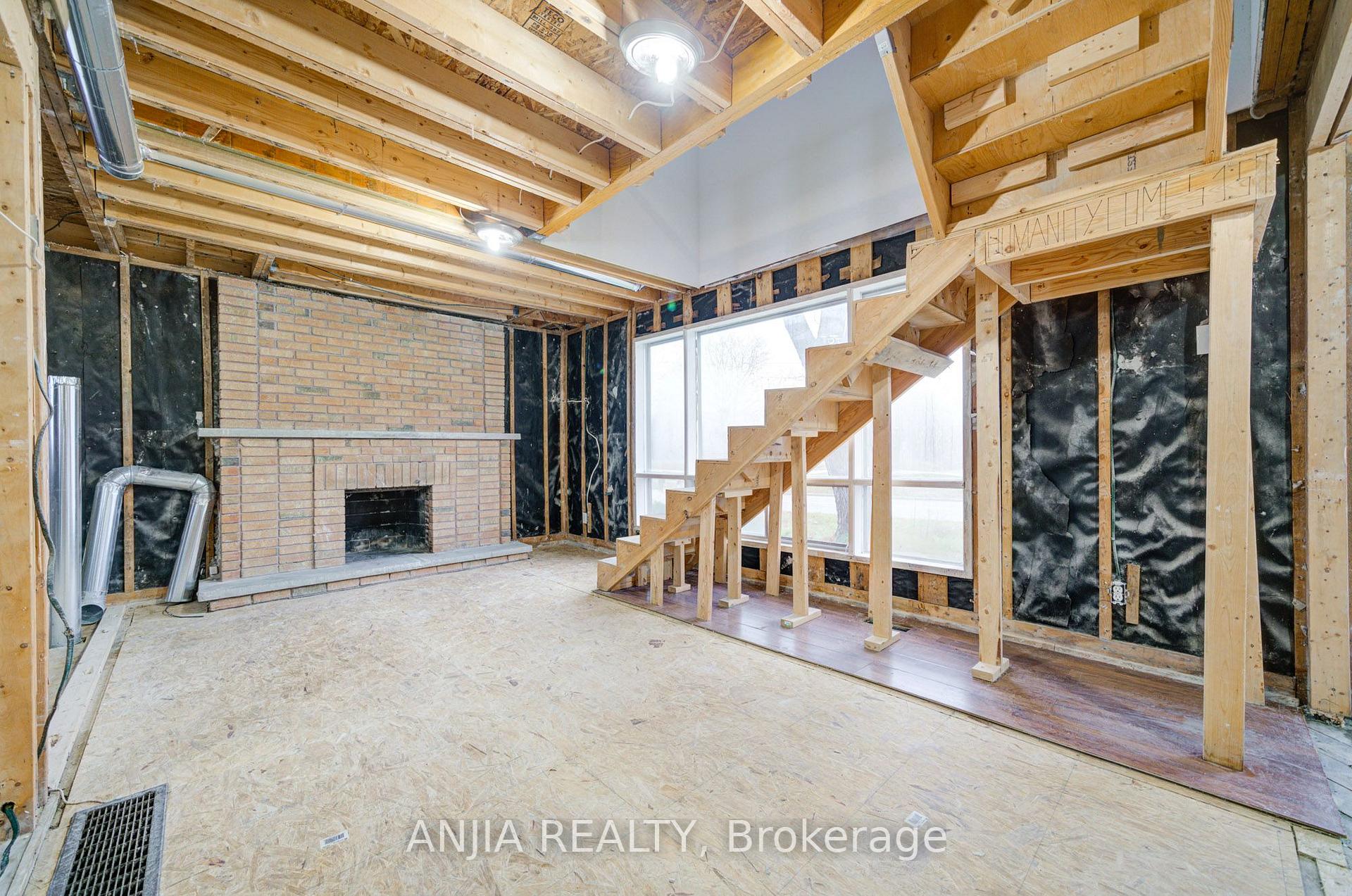 Photo 15 of 27 Jonquil Crescent, Markham, Bullock — HOMEH