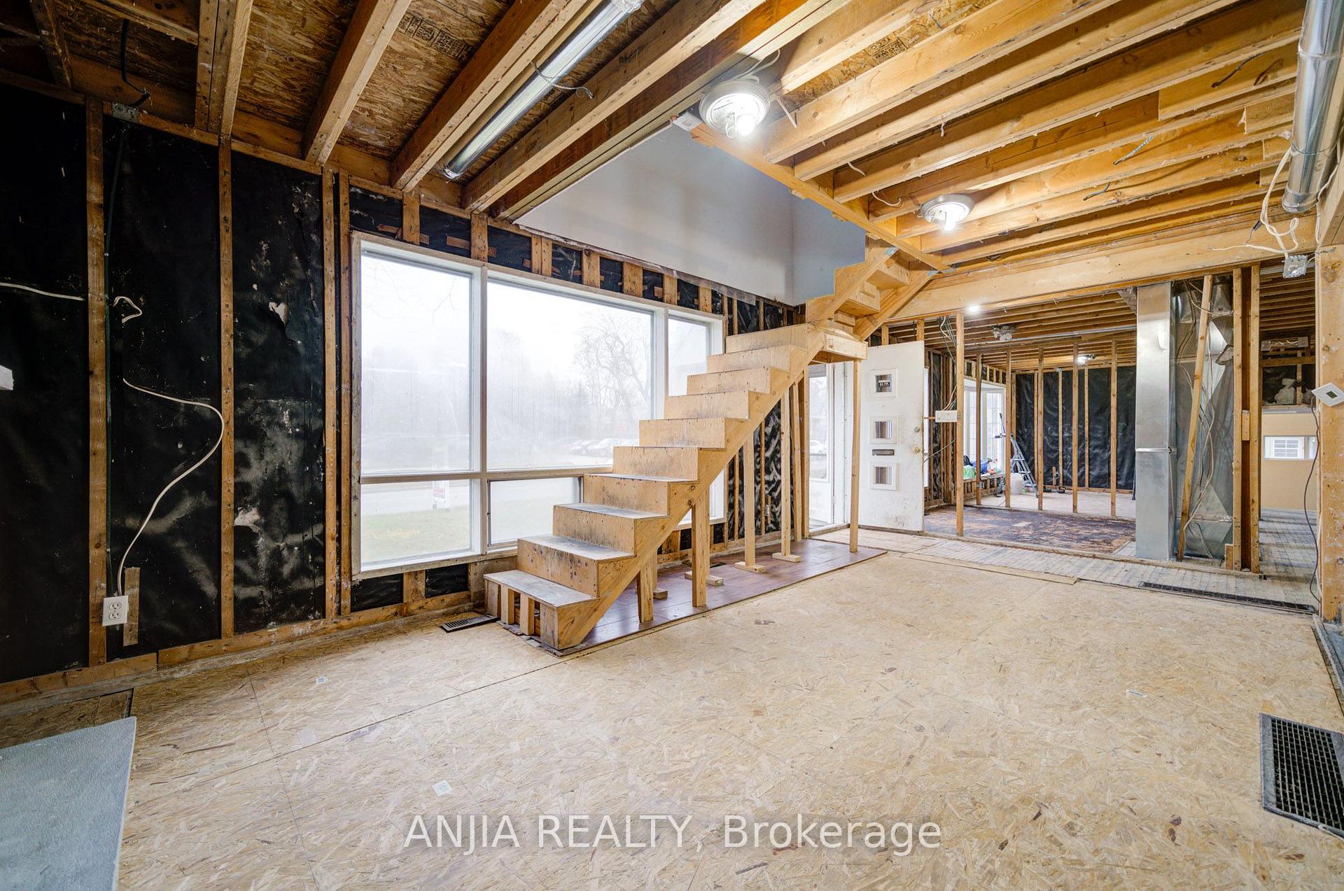 Photo 16 of 27 Jonquil Crescent, Markham, Bullock — HOMEH