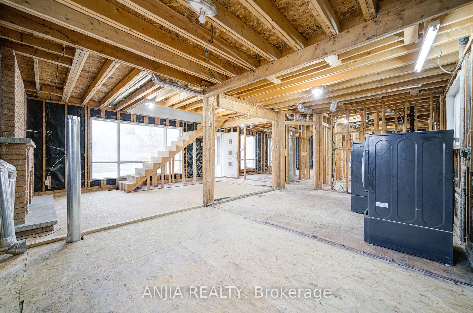 Photo 18 of 27 Jonquil Crescent, Markham, Bullock — HOMEH