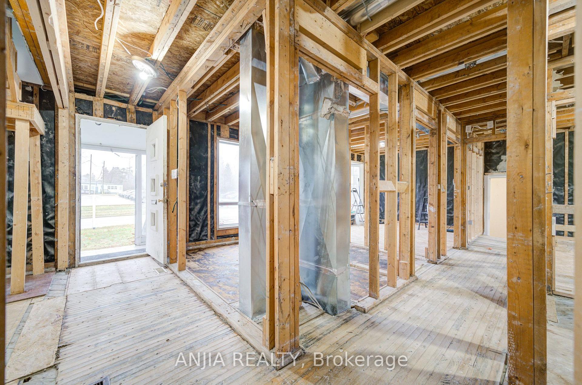 Photo 19 of 27 Jonquil Crescent, Markham, Bullock — HOMEH