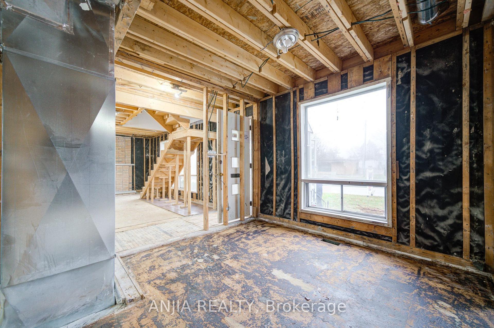 Photo 20 of 27 Jonquil Crescent, Markham, Bullock — HOMEH