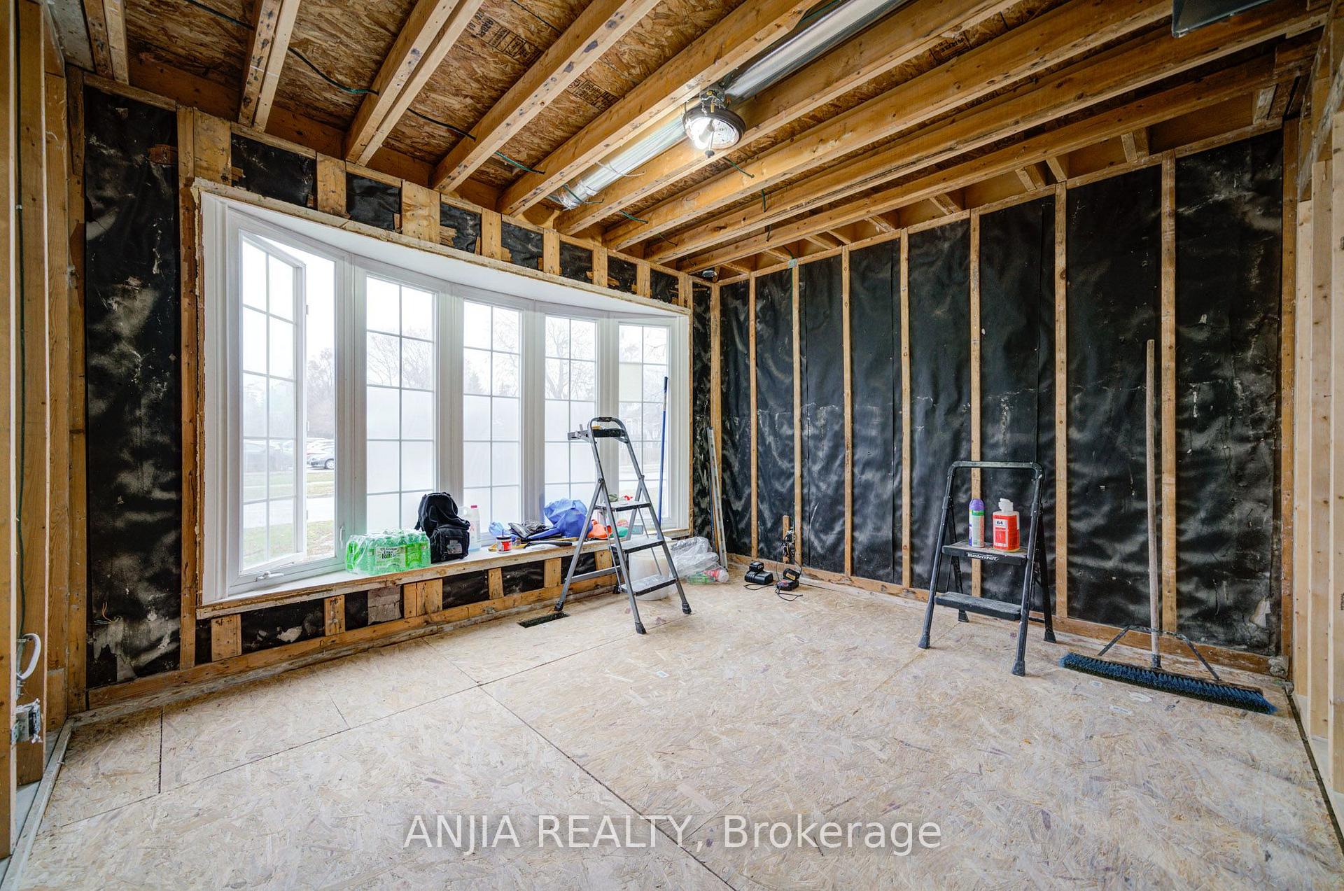 Photo 21 of 27 Jonquil Crescent, Markham, Bullock — HOMEH