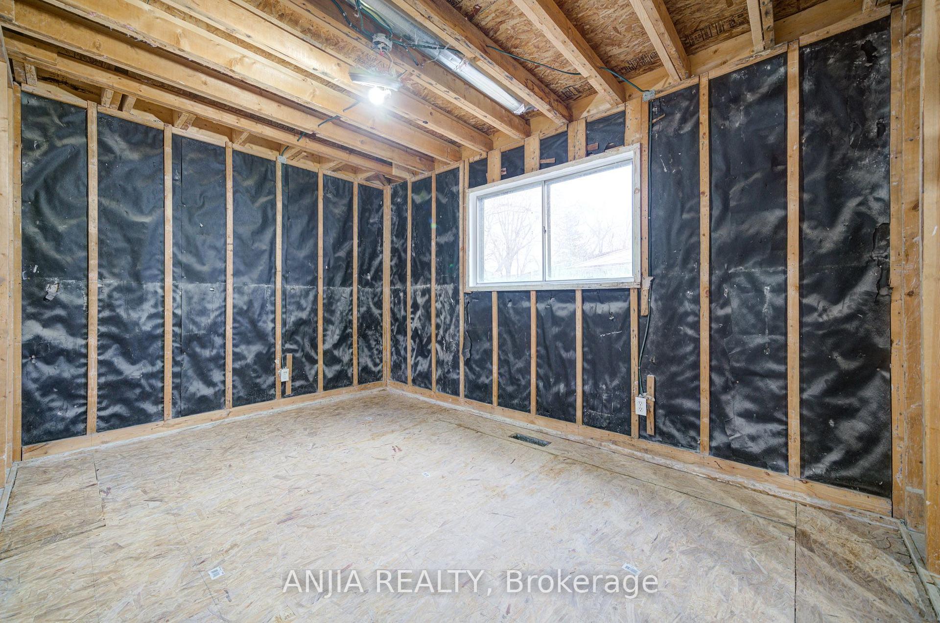 Photo 23 of 27 Jonquil Crescent, Markham, Bullock — HOMEH