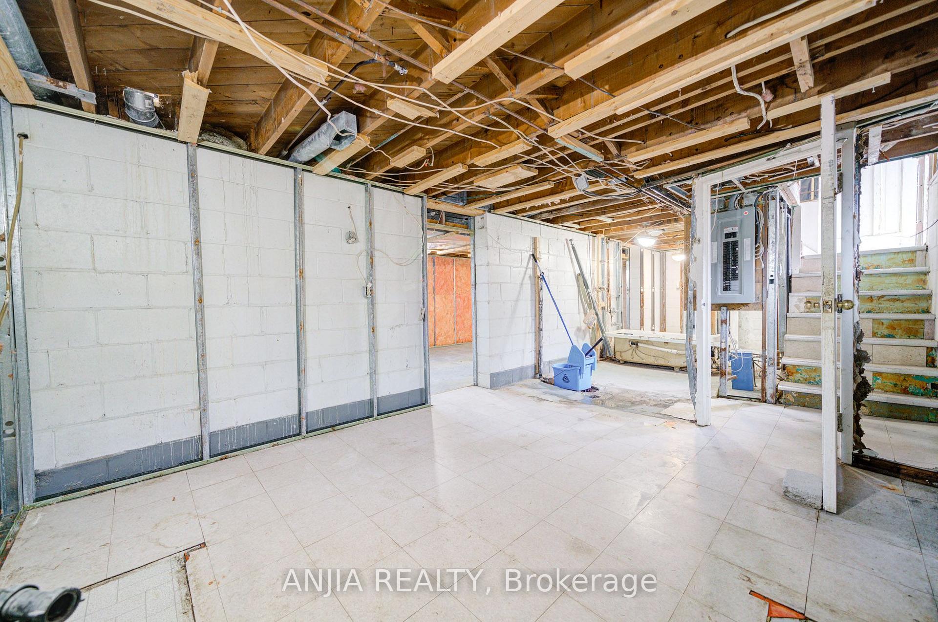 Photo 28 of 27 Jonquil Crescent, Markham, Bullock — HOMEH