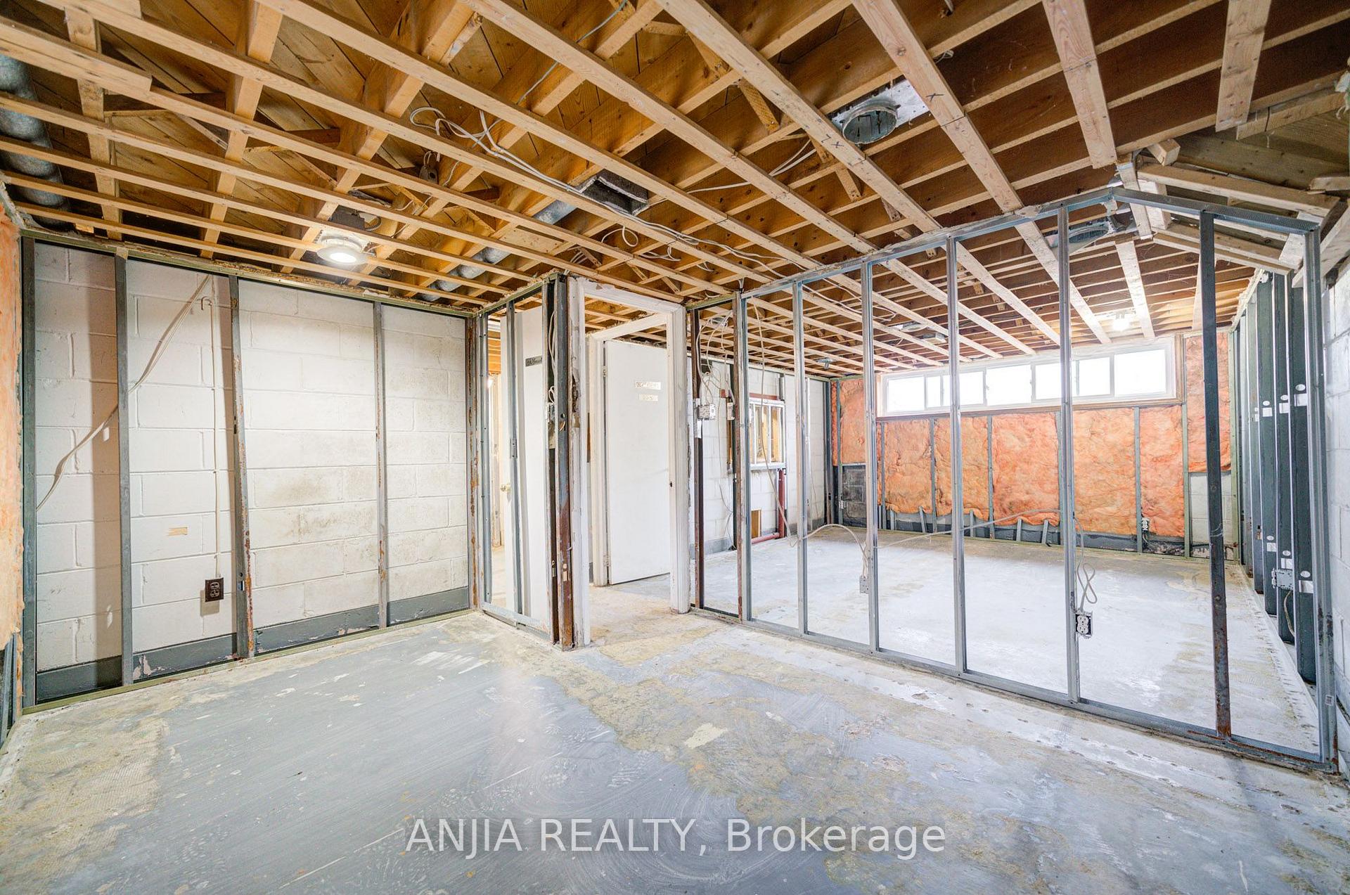 Photo 35 of 27 Jonquil Crescent, Markham, Bullock — HOMEH