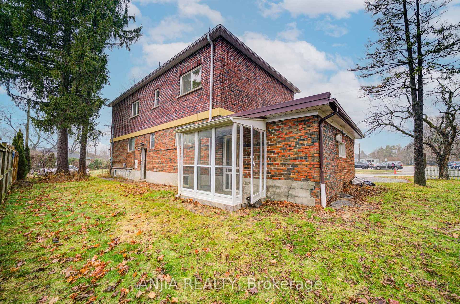 Photo 36 of 27 Jonquil Crescent, Markham, Bullock — HOMEH