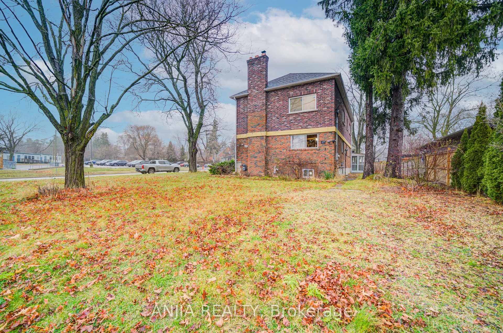 Photo 38 of 27 Jonquil Crescent, Markham, Bullock — HOMEH