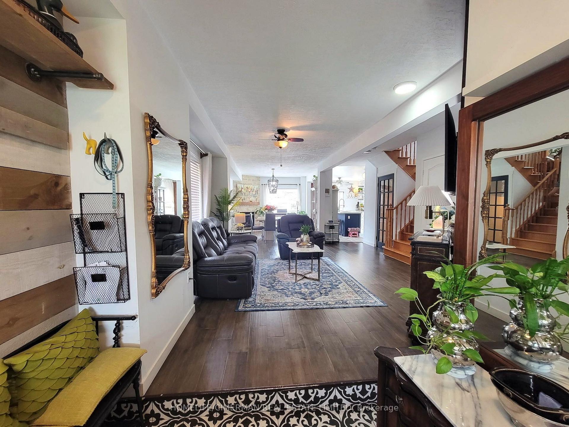 Photo 2 of 256 Mcbride Crescent, Newmarket, Summerhill Estates — HOMEH
