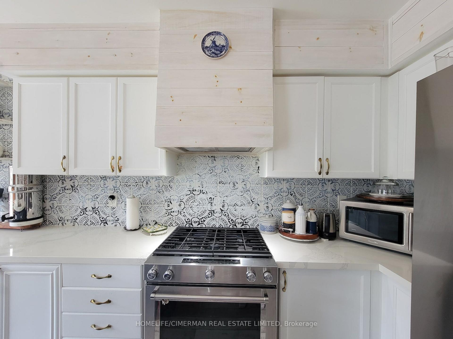 Photo 9 of 256 Mcbride Crescent, Newmarket, Summerhill Estates — HOMEH