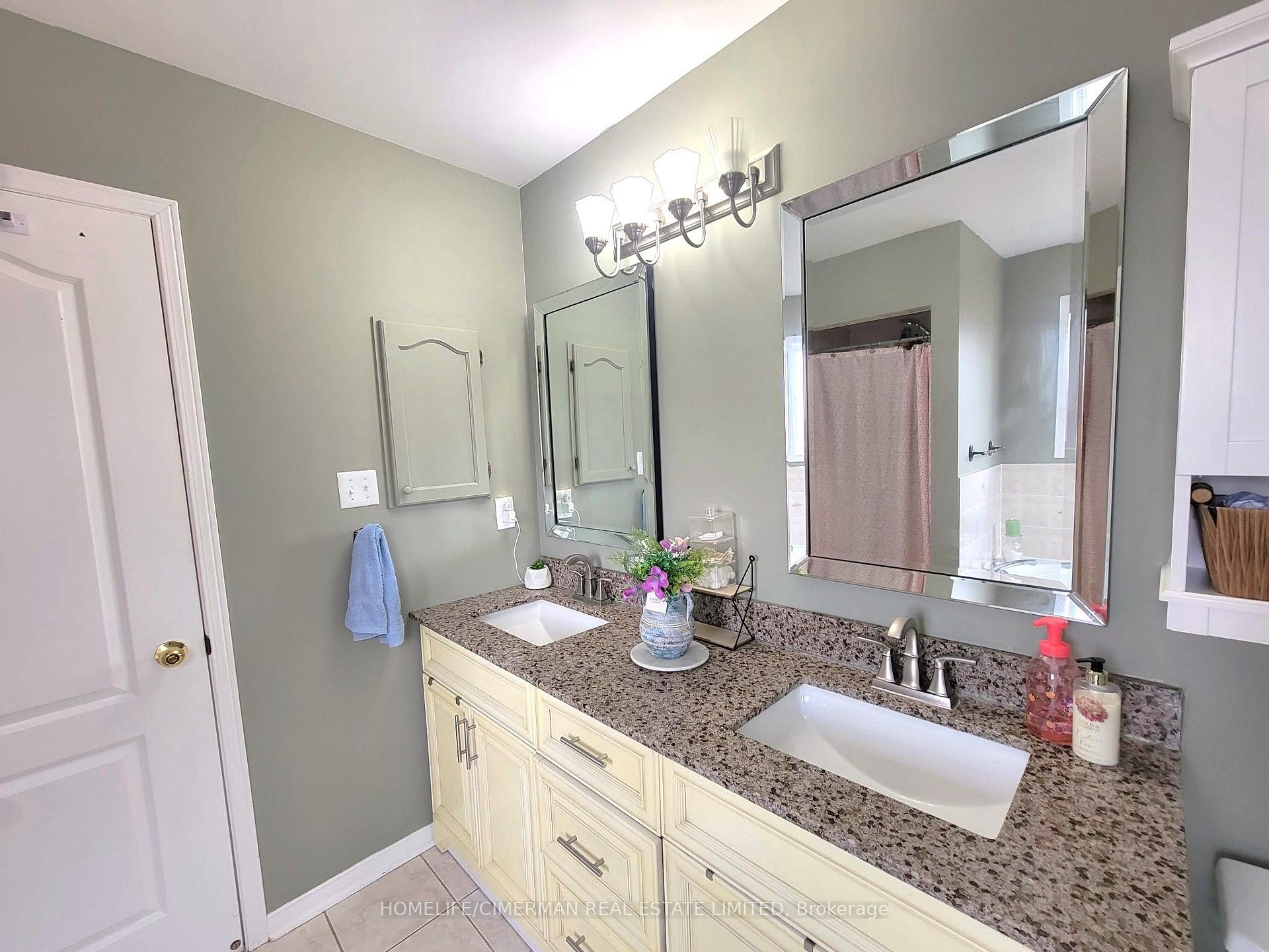 Photo 16 of 256 Mcbride Crescent, Newmarket, Summerhill Estates — HOMEH