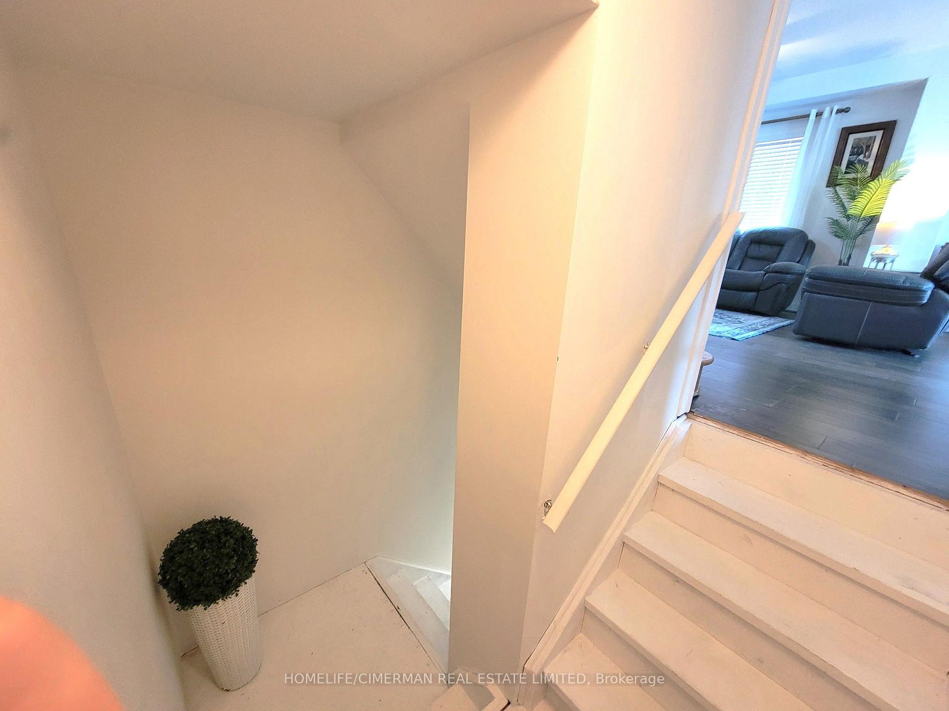 Photo 22 of 256 Mcbride Crescent, Newmarket, Summerhill Estates — HOMEH